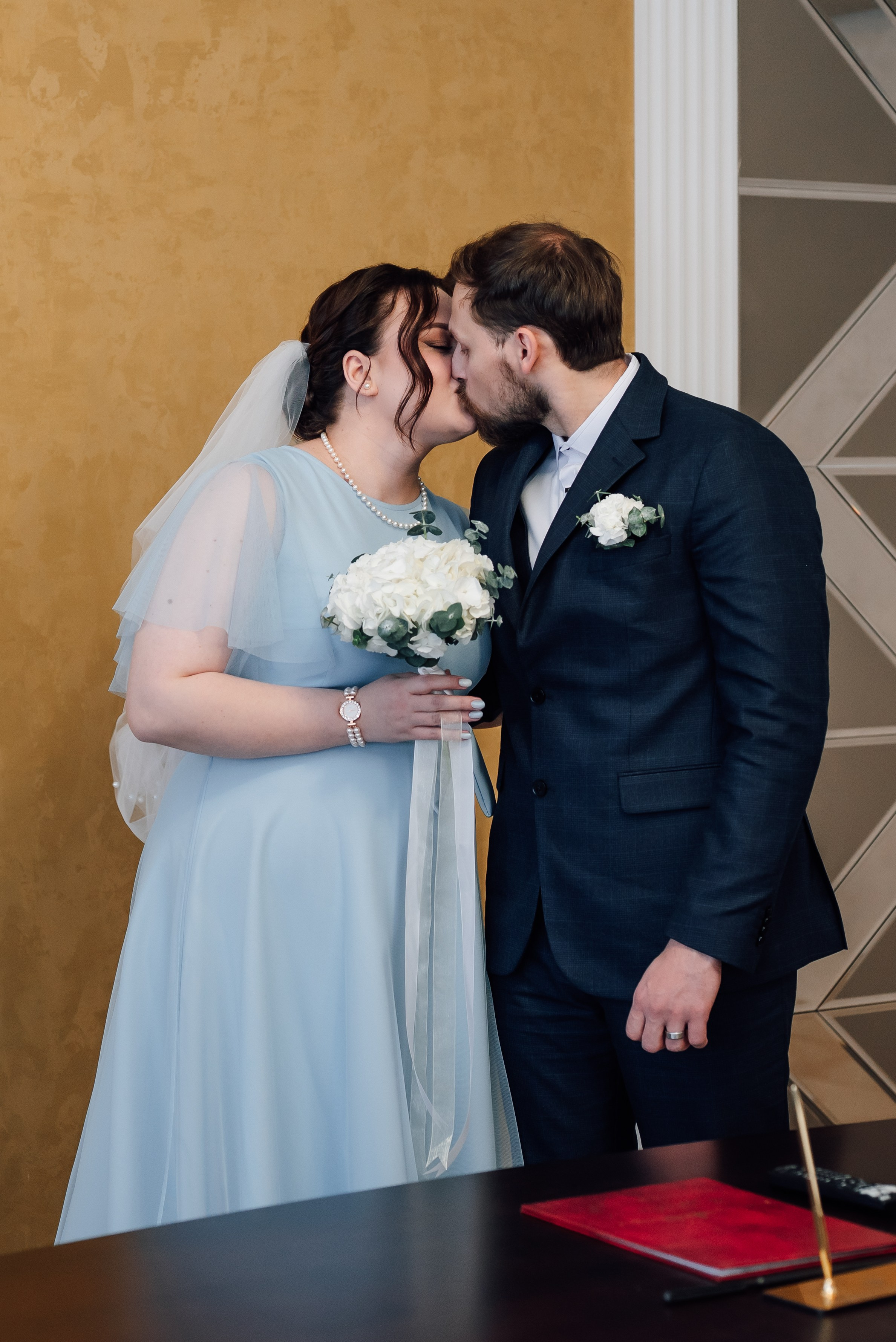 Свадьбы: ЗАГС. Фотограф Вероника Чермных