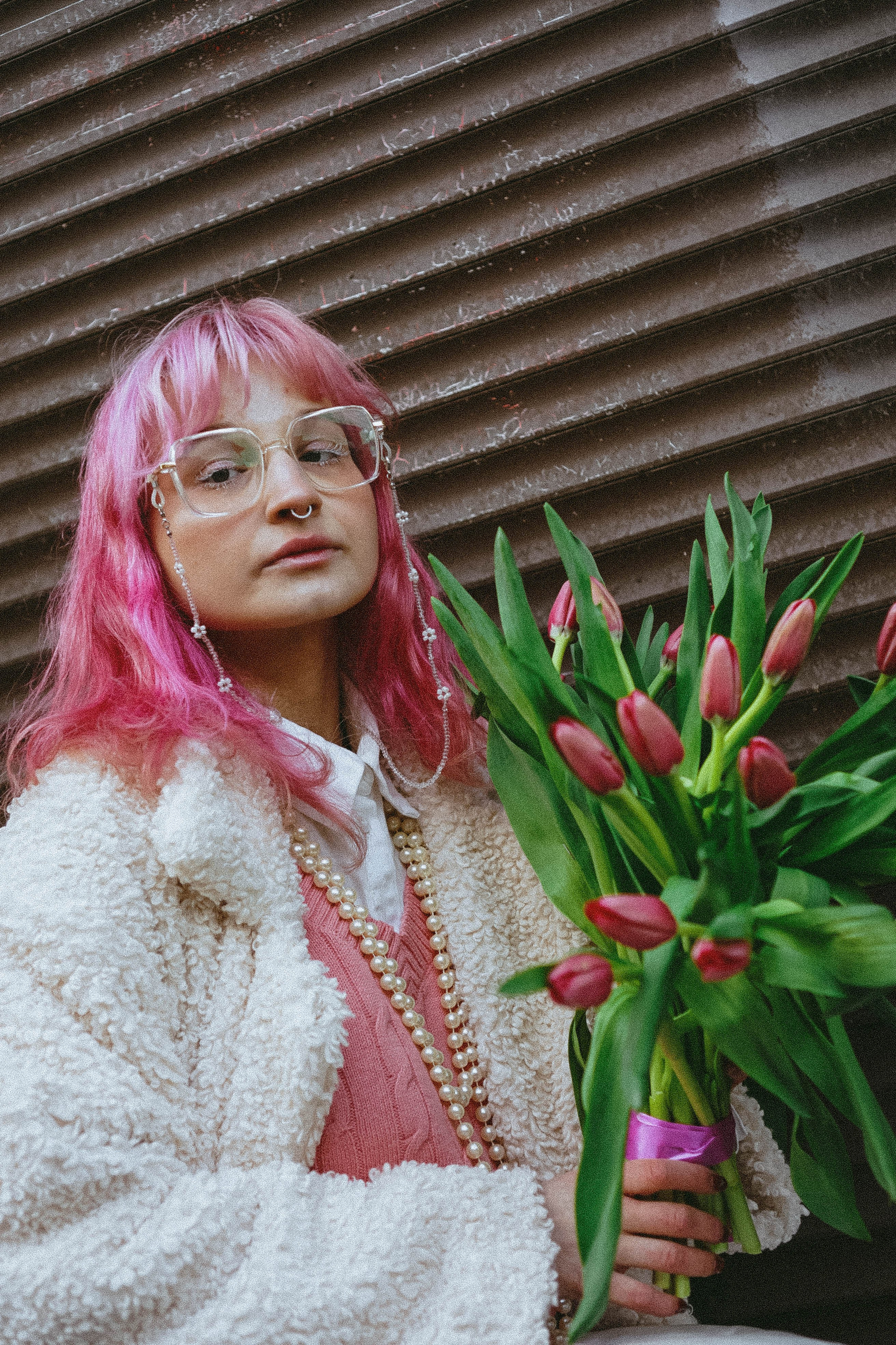 Прогулочная фотосессия с тюльпанами. Профессиональный фотограф, Санкт-Петербург — Виктория Богомолова