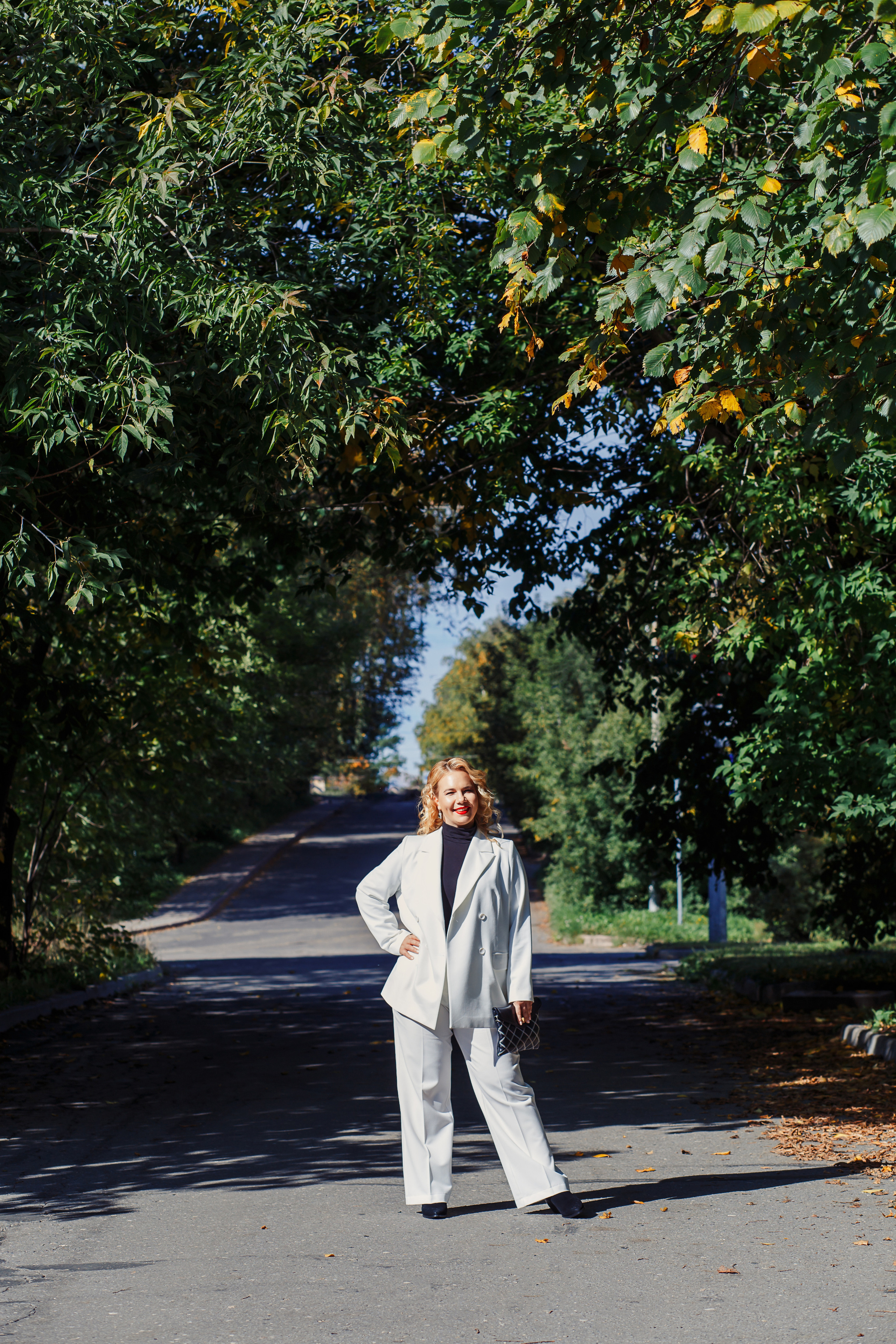Фотосессия в Череповце, фотограф Катерина Сысуева, женское фото, в Москве, женский портрет, девушка идет по улице, rina_sphoto, фотограф Катерина Сысуева, Рина Сысуева,  женский фотограф Москва,  профессиональный фотограф москва, бизнес портрет,свадебное фото, семейный фотосессия