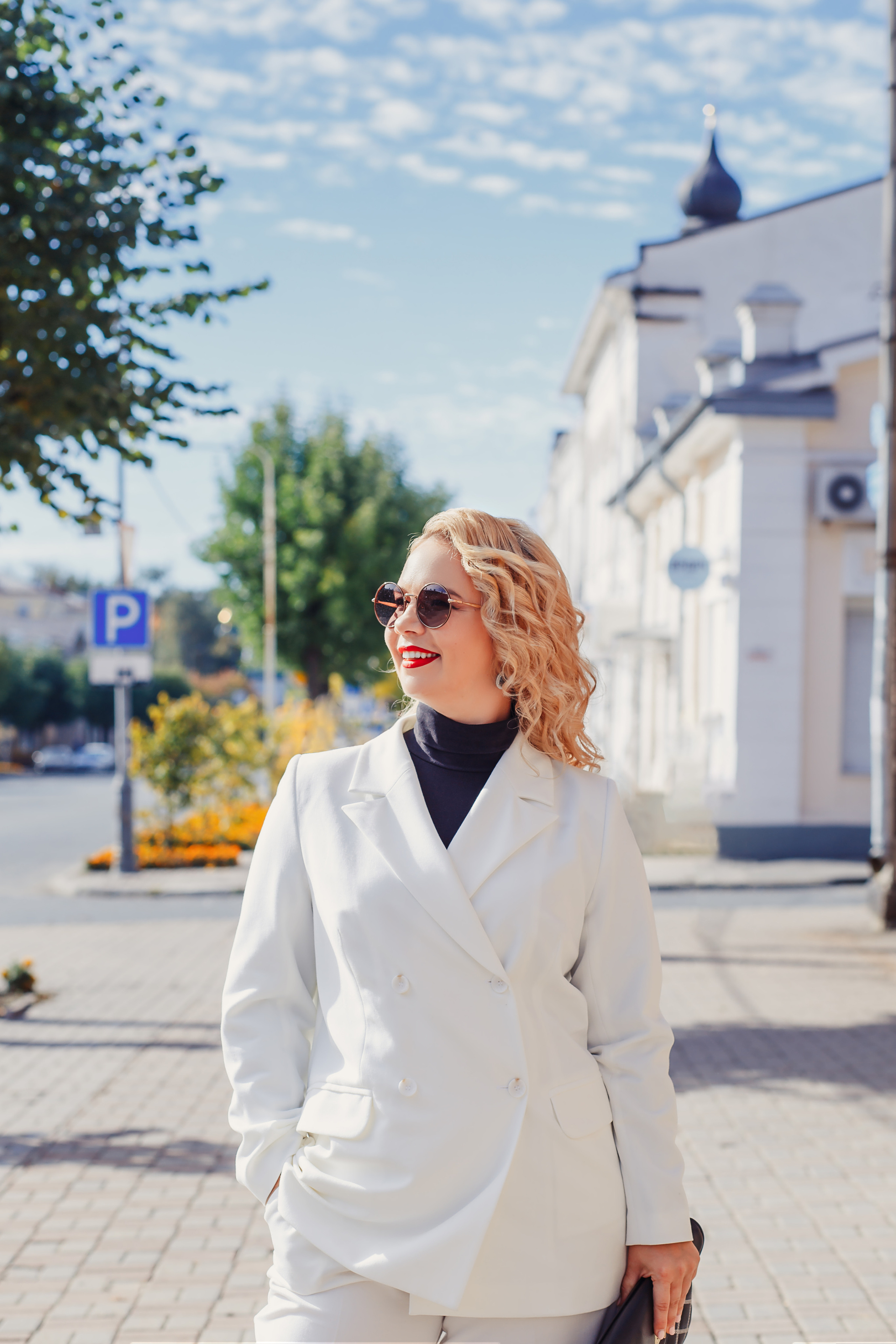 Фотосессия в Череповце, фотограф Катерина Сысуева, женское фото, в Москве, женский портрет, девушка идет по улице, rina_sphoto, фотограф Катерина Сысуева, Рина Сысуева,  женский фотограф Москва,  профессиональный фотограф москва, бизнес портрет,свадебное фото, семейный фотосессия