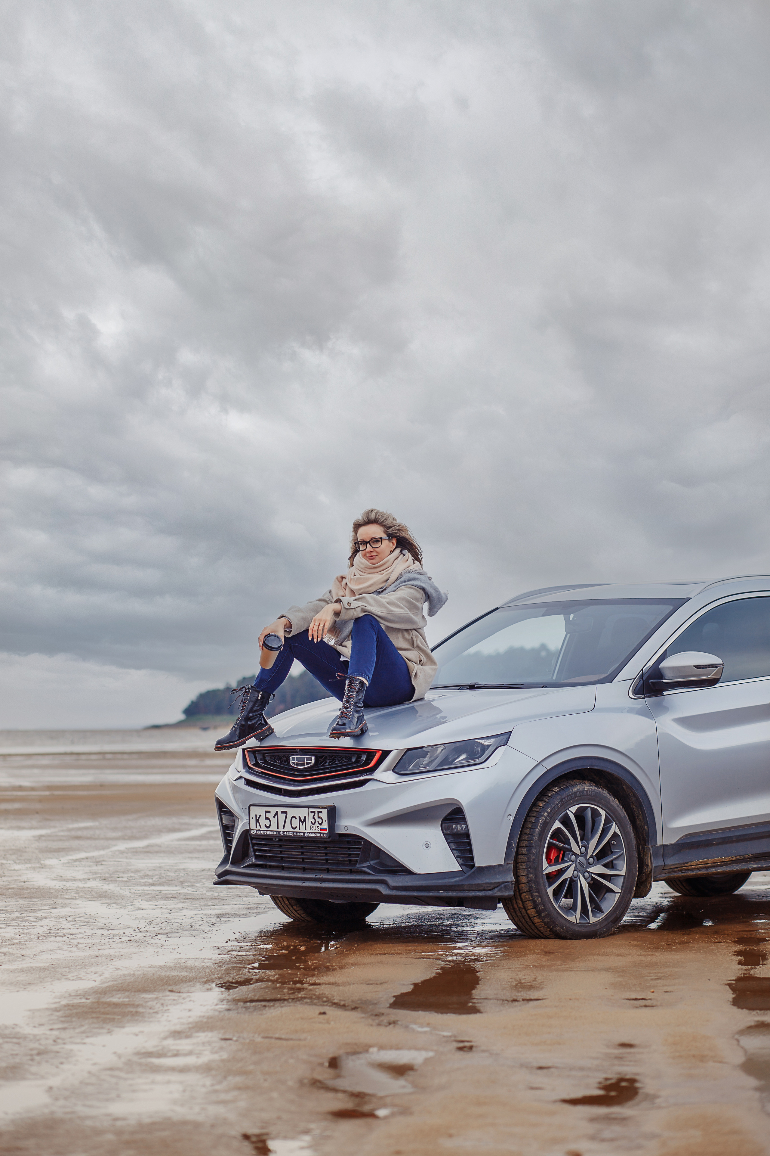 Девушка на машине, фотограф Катерина Сысуева, rina_sphoto, фотограф в Москве, женский фотограф в Москве, rina_sphoto, фотограф Катерина Сысуева, Рина Сысуева,  женский фотограф Москва,  профессиональный фотограф москва, бизнес портрет,свадебное фото, семейный фотосессия