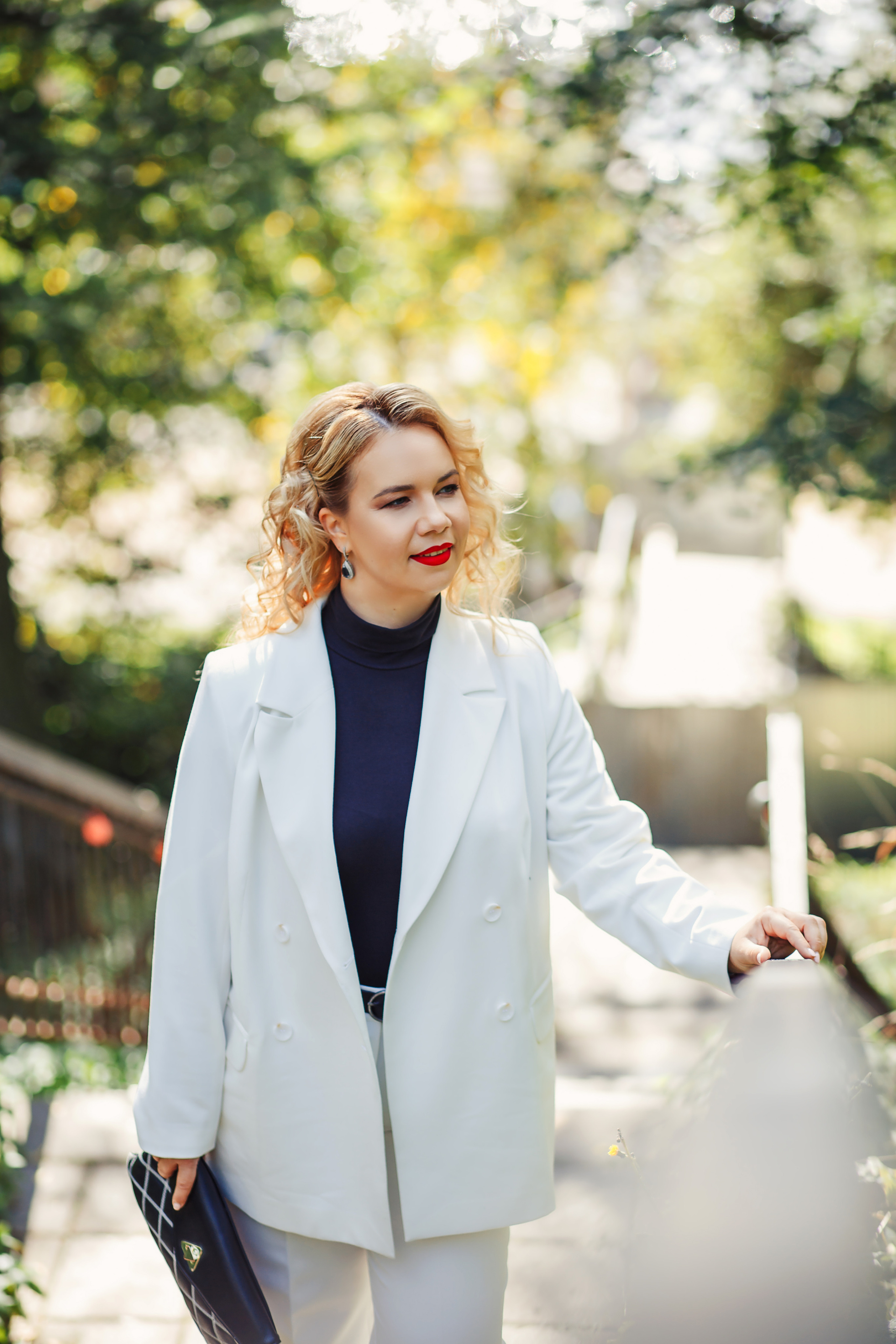 Фотосессия в Череповце, фотограф Катерина Сысуева, женское фото, в Москве, женский портрет, девушка идет по улице, rina_sphoto, фотограф Катерина Сысуева, Рина Сысуева,  женский фотограф Москва,  профессиональный фотограф москва, бизнес портрет,свадебное фото, семейный фотосессия