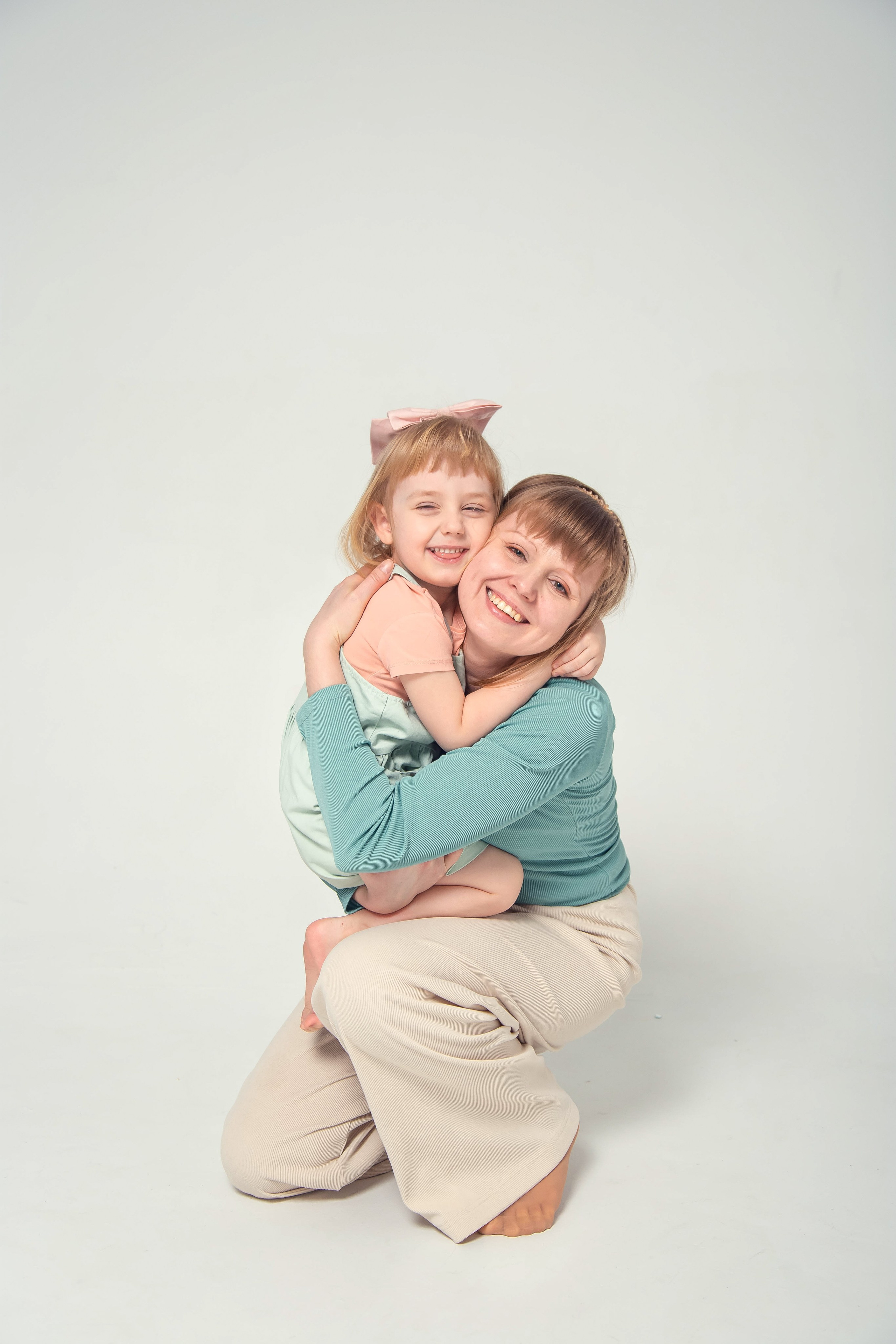 Семейная фотосессия в студии PHOTO ZALL в Москве. Семейный фотограф в Москве Влада Лунина