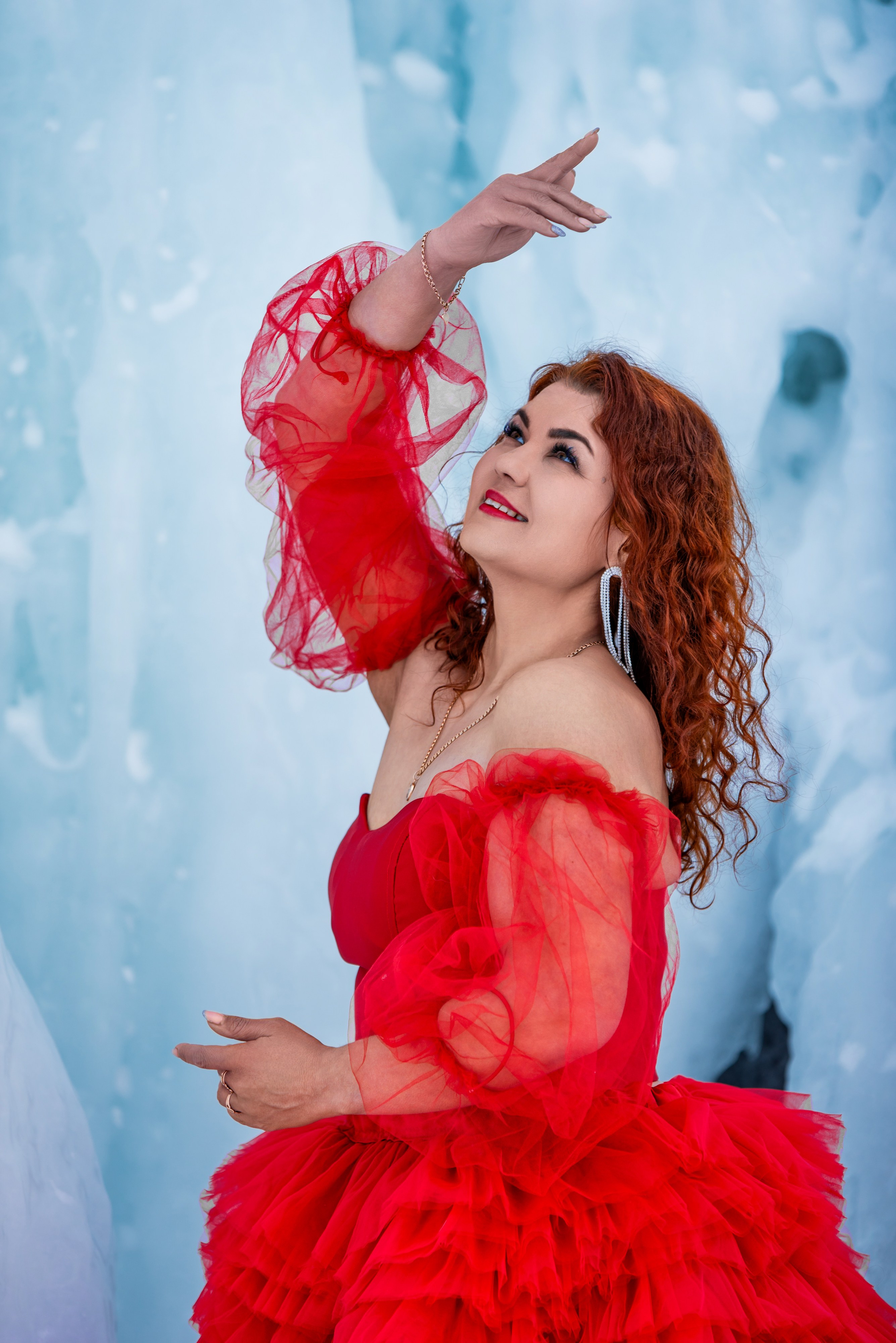 Тур с фотосессией на Байкале красная фатиновая юбка каскадом воланами