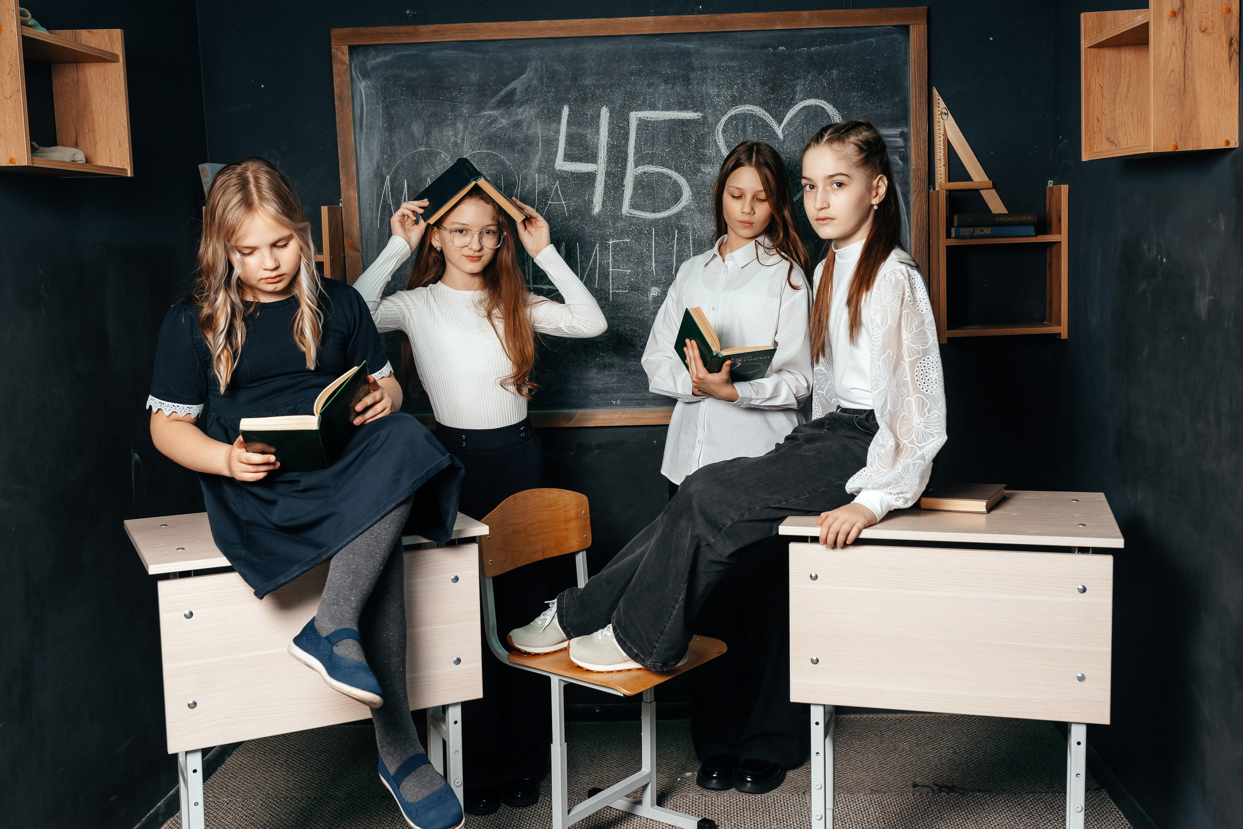 В студии. 4 класс. Фотограф Ким Наталья в Красноярске