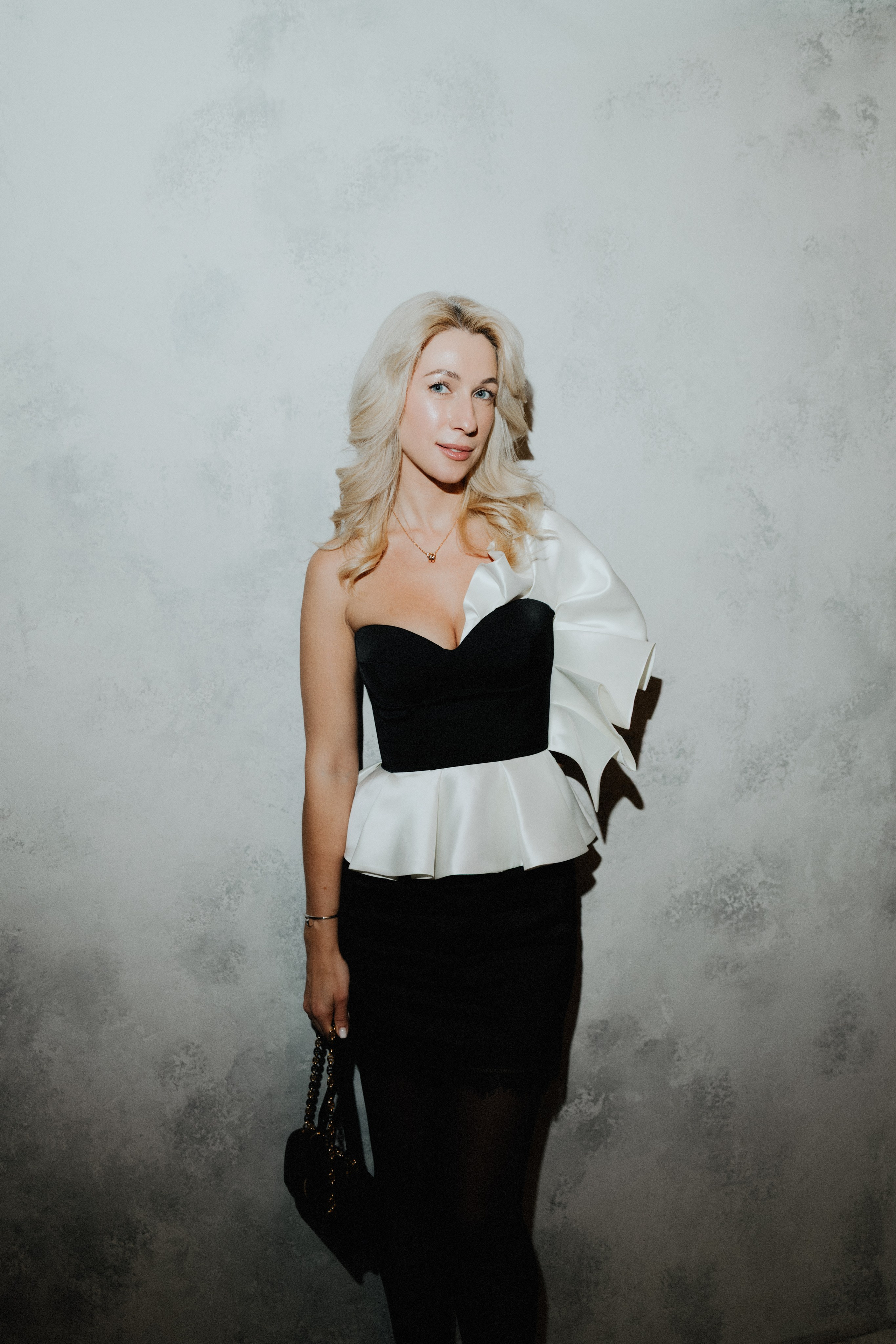 8 марта (воскресенье). BENUAR Restaurant