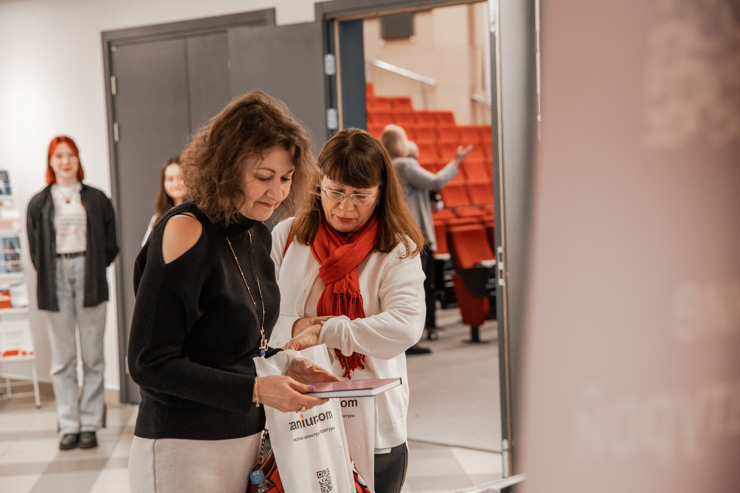 IV Международная научная конференция | Диалог Культур Культура Диалога. Фотограф брендов и бизнеса в Москве Алексей Сентюрин