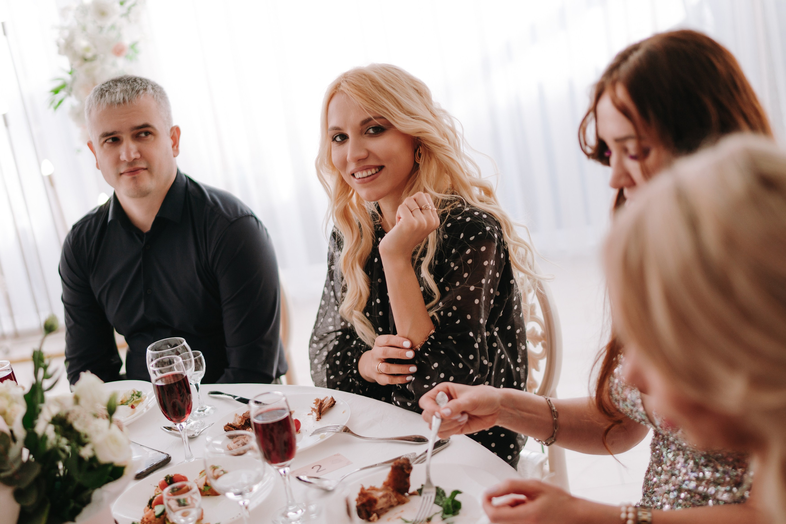 ГРИН ХОЛЛ, ЗАГОРОДНЫЙ КОМПЛЕКС GREEN HALL, БАНКЕТНЫЙ ЗАЛ УФА
