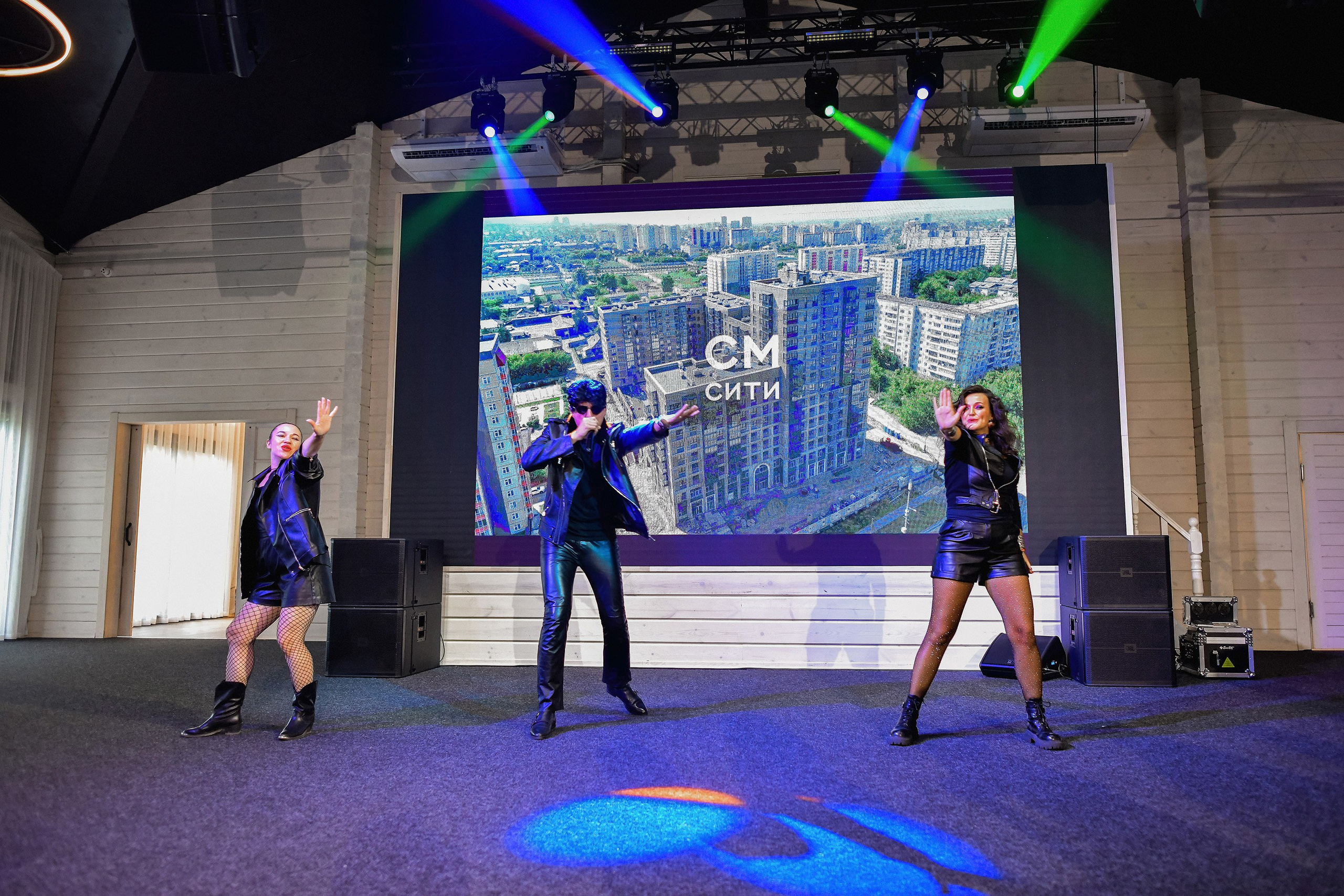 📸 Фоторепортажи с корпоративов и юбилеев в Красноярске | Примеры работ. 📸 Свадебный и семейный фотограф в Красноярске Тихомиров Евгений | 17 лет опыта | 800+ свадеб