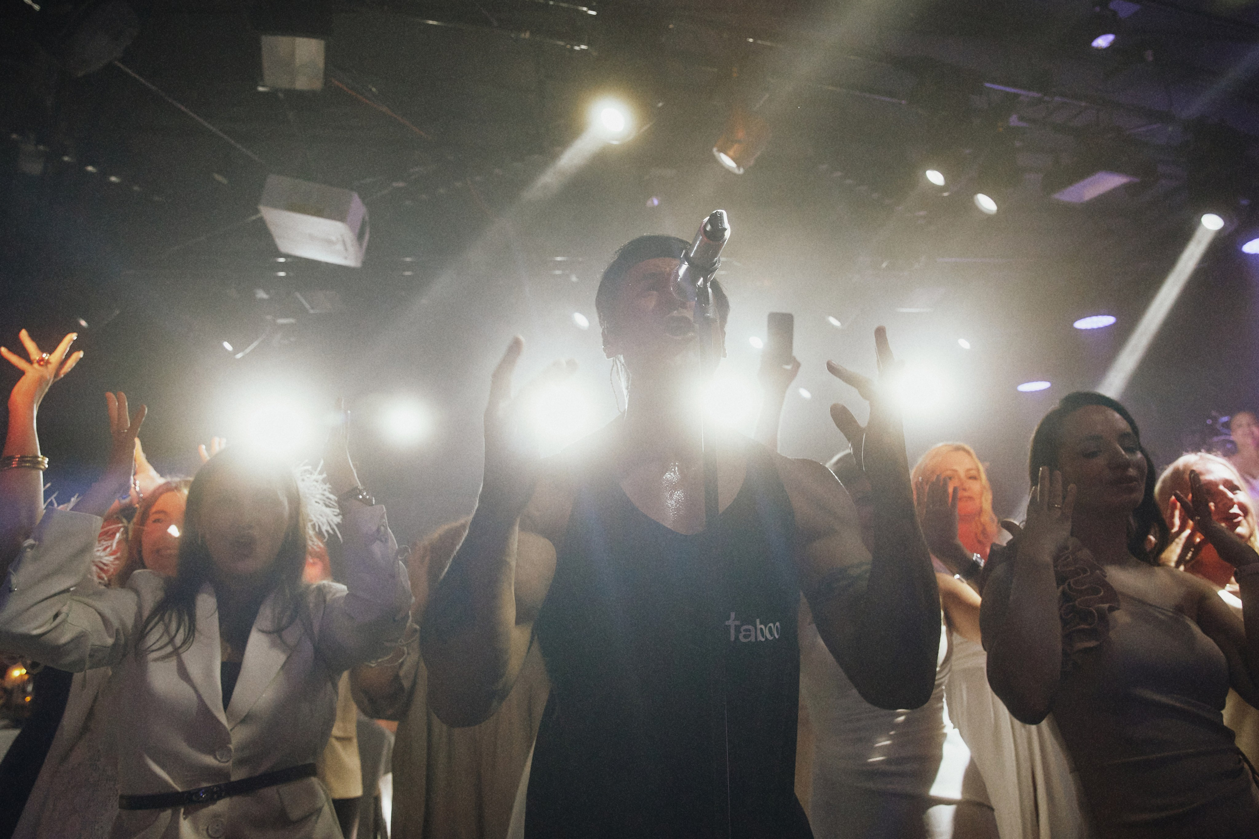 REFLECTIONS: A TRAIL OF FEELINGS. Дмитрий Мазуркевич: Профессиональный Репортажный Фотограф