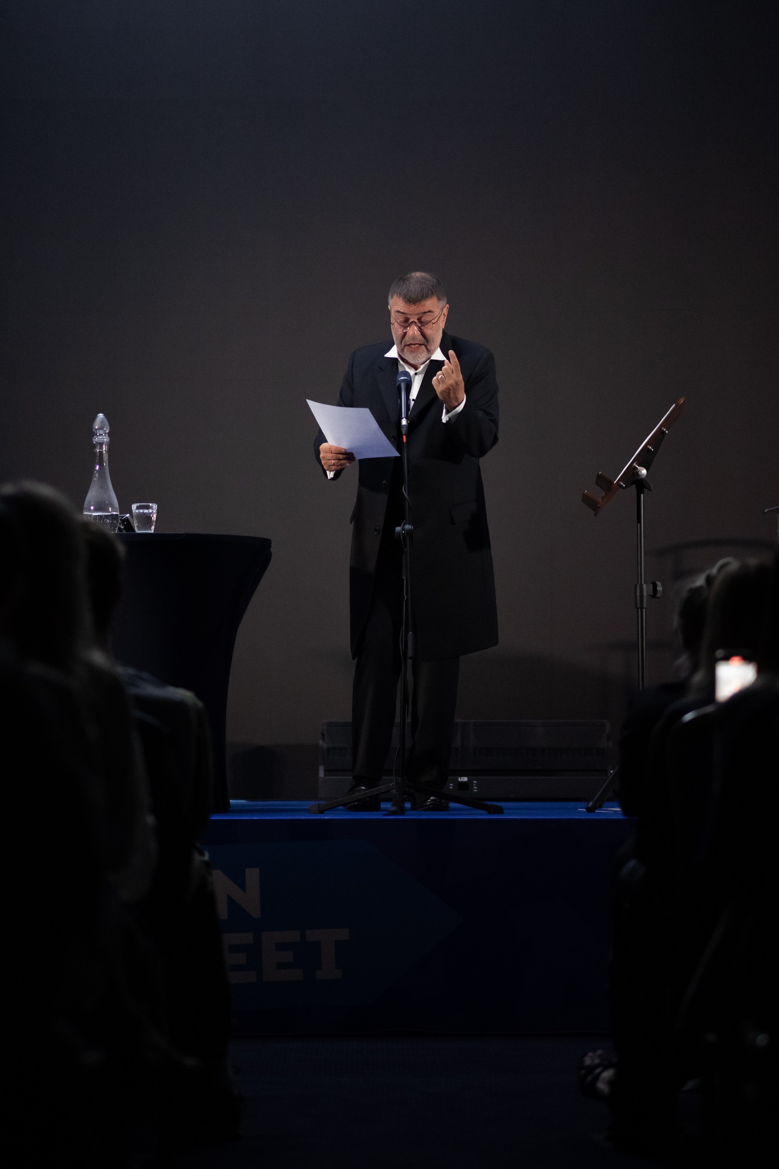 ЕВГЕНИЙ ГРИШКОВЕЦ [СПЕКТАКЛЬ]. Арина Тамочкина. Фотограф Краснодарю