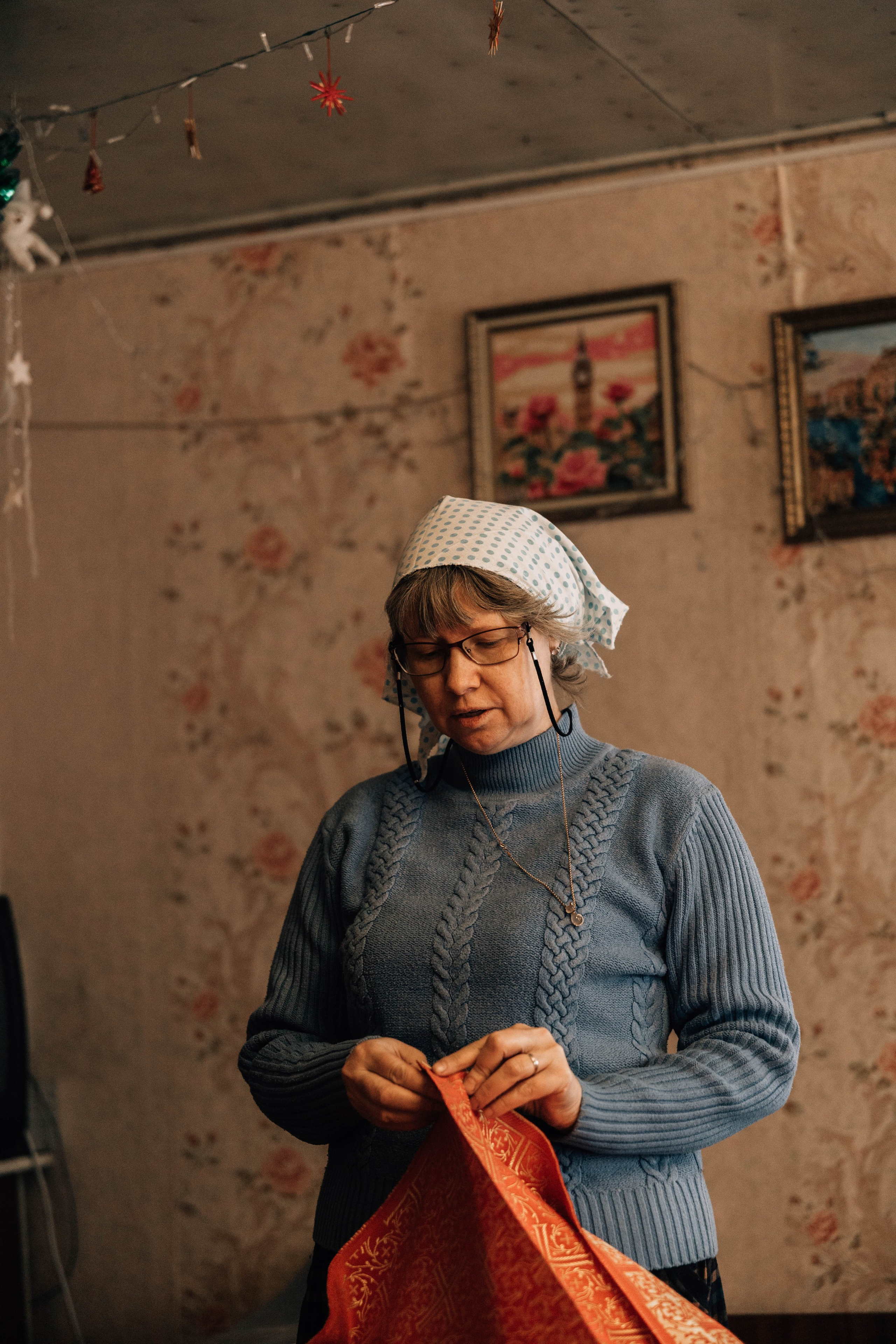 Александра: пошив церковных облачений. Фотограф Серебряные Пруды — Екатерина Рыкина | Детские и семейные фотосъемки, бытовой жанр