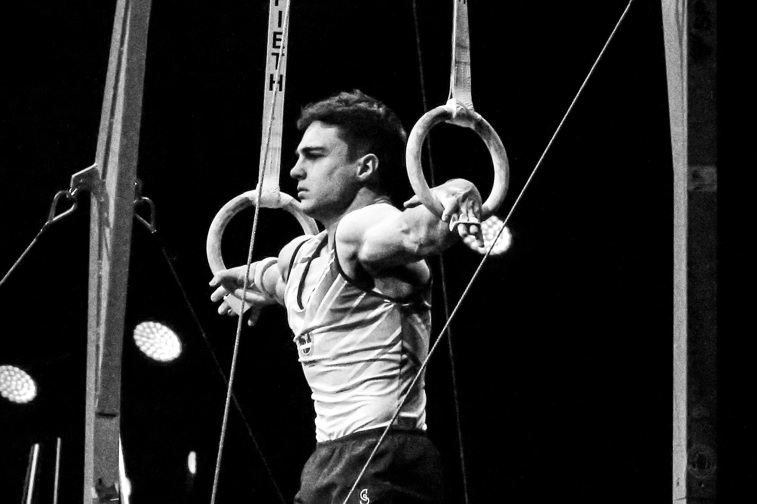 «Спорт через объектив: история в каждом снимке!»