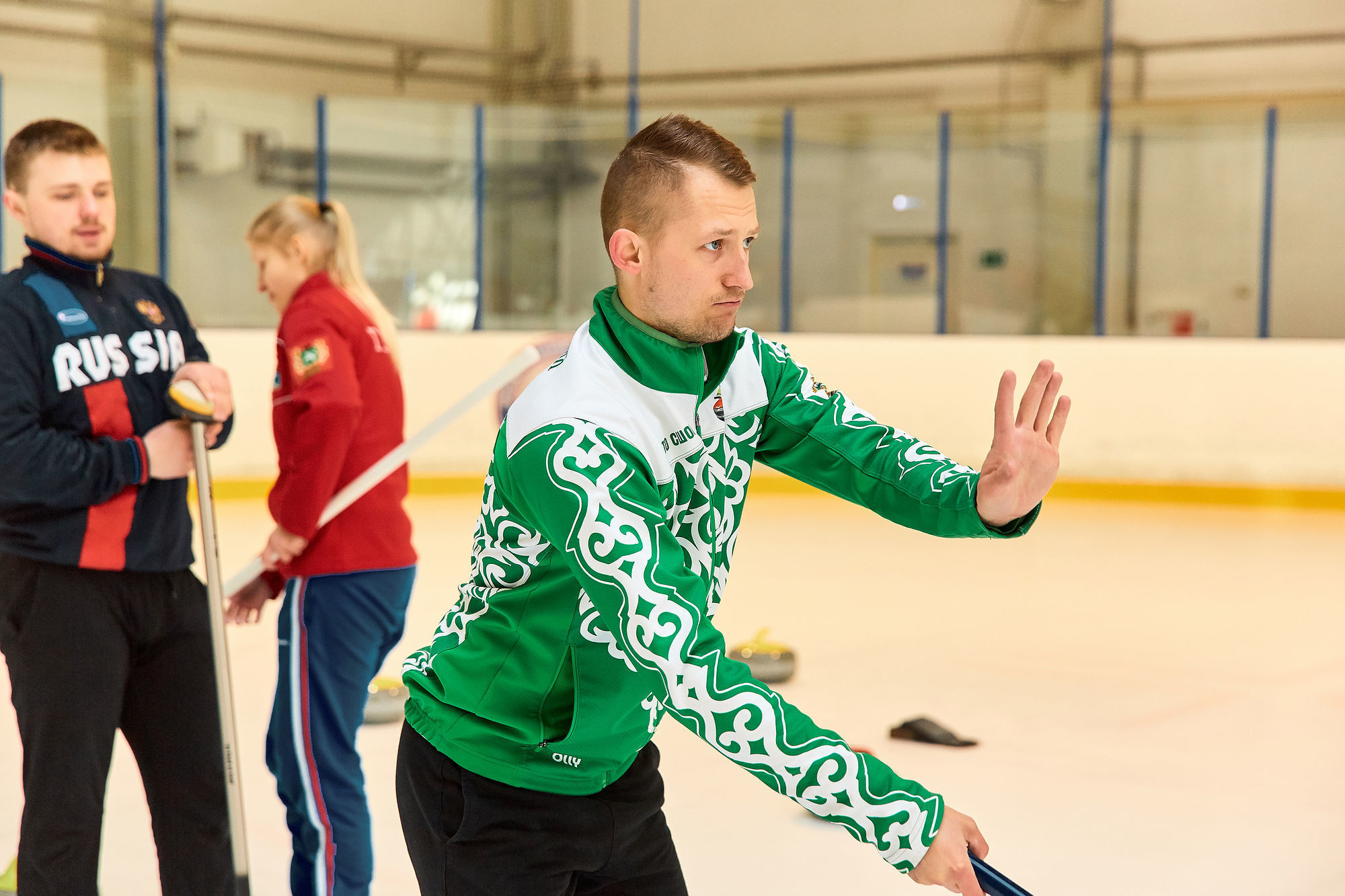 Тренировка сборной Томской области по керлингу (спорт глухих), Томск, 2019. Репортажный фотограф в Томске