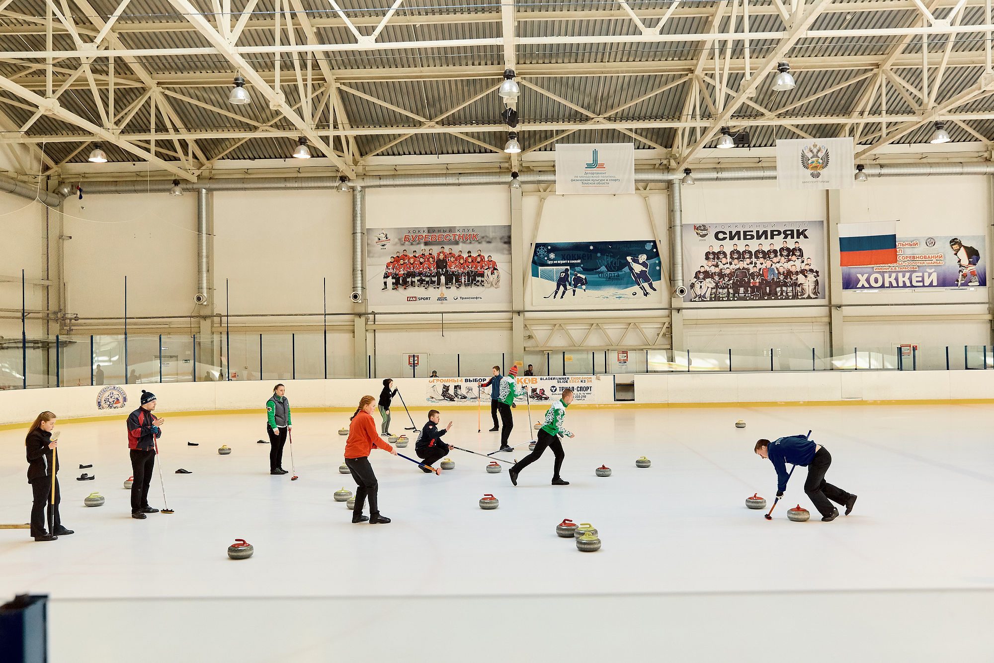 Тренировка сборной Томской области по керлингу (спорт глухих), Томск, 2019. Репортажный фотограф в Томске