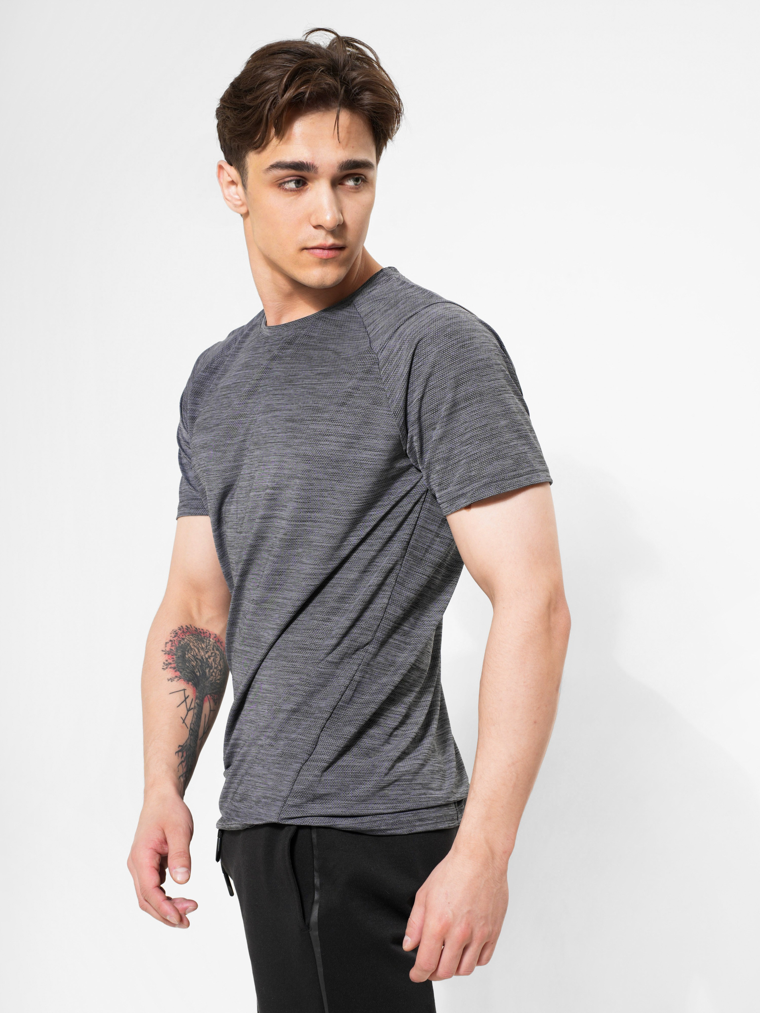 Олег. ТМ Продакшн — Съемка для маркетплейсов в Москве