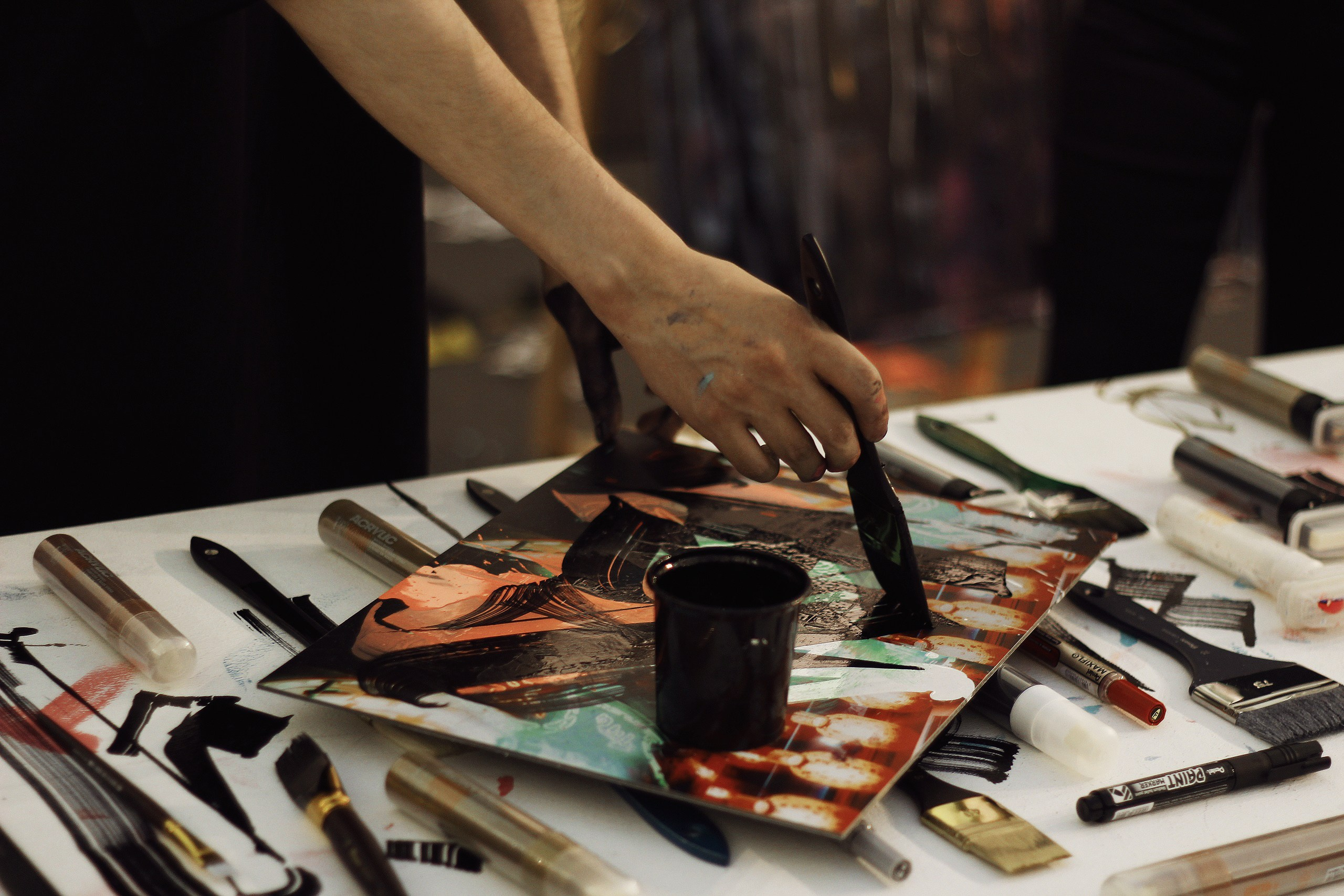 Покрас Лампас. Hmliber — фотограф и контент-креатор из Петербурга