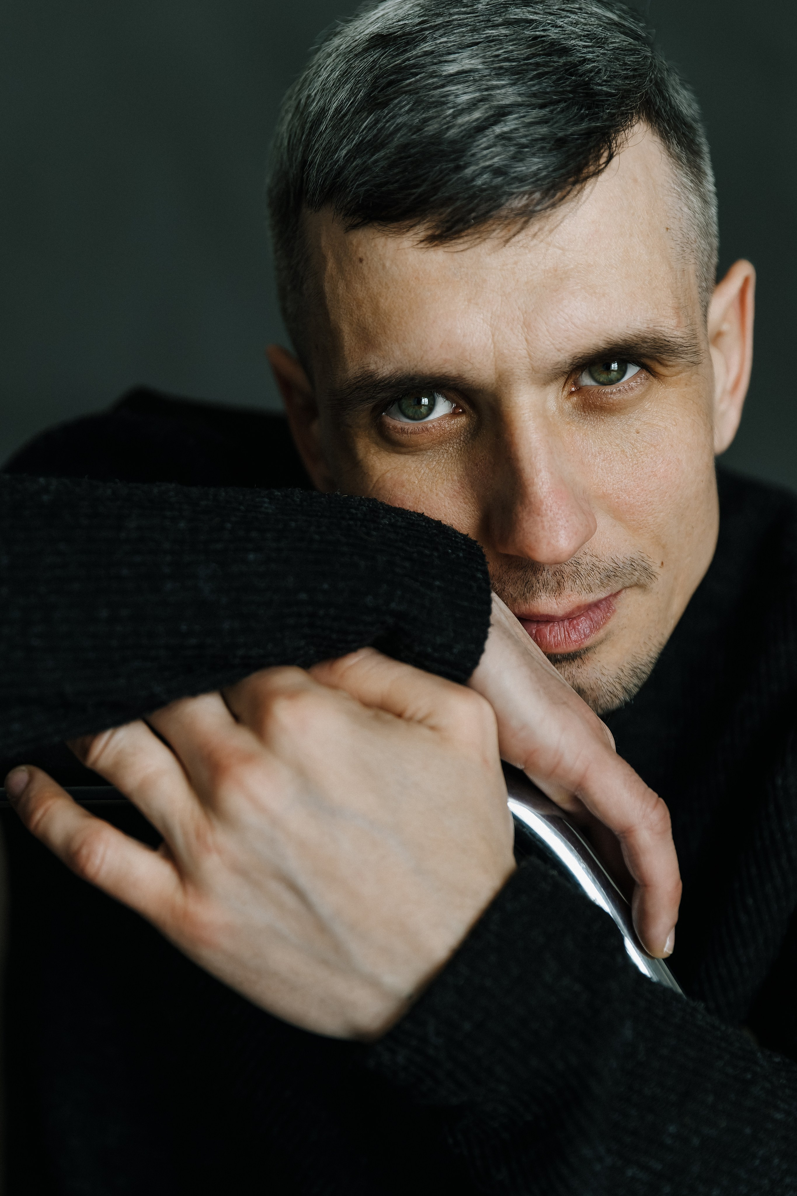 Дима — мужской портет в студии. Свадебный и портретный фотограф в Санкт-Петербурге Анна Демьянова