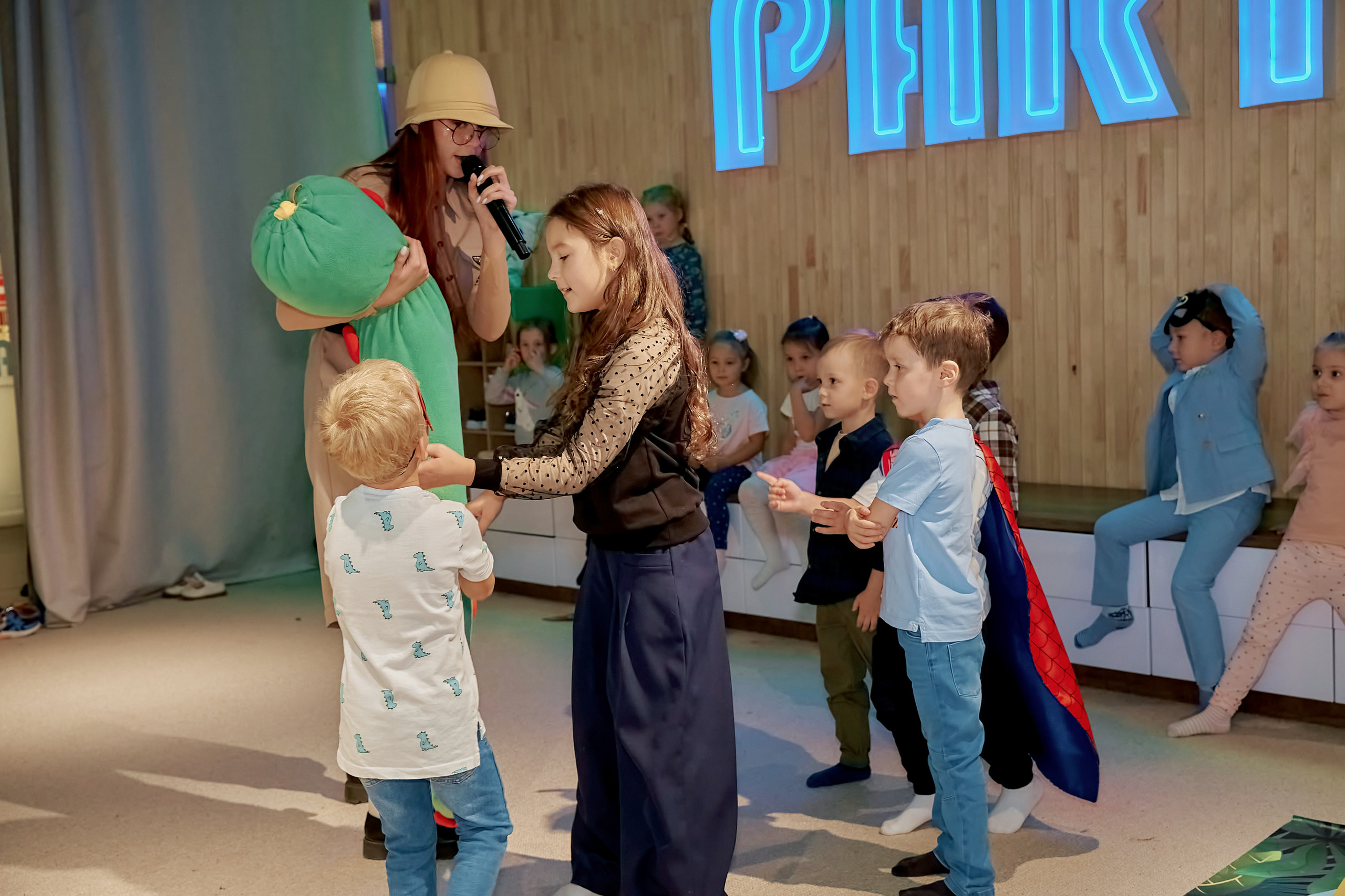 PARTY. Фотограф в Екатеринбурге Наталия Нарышкина, бизнес контент, танец