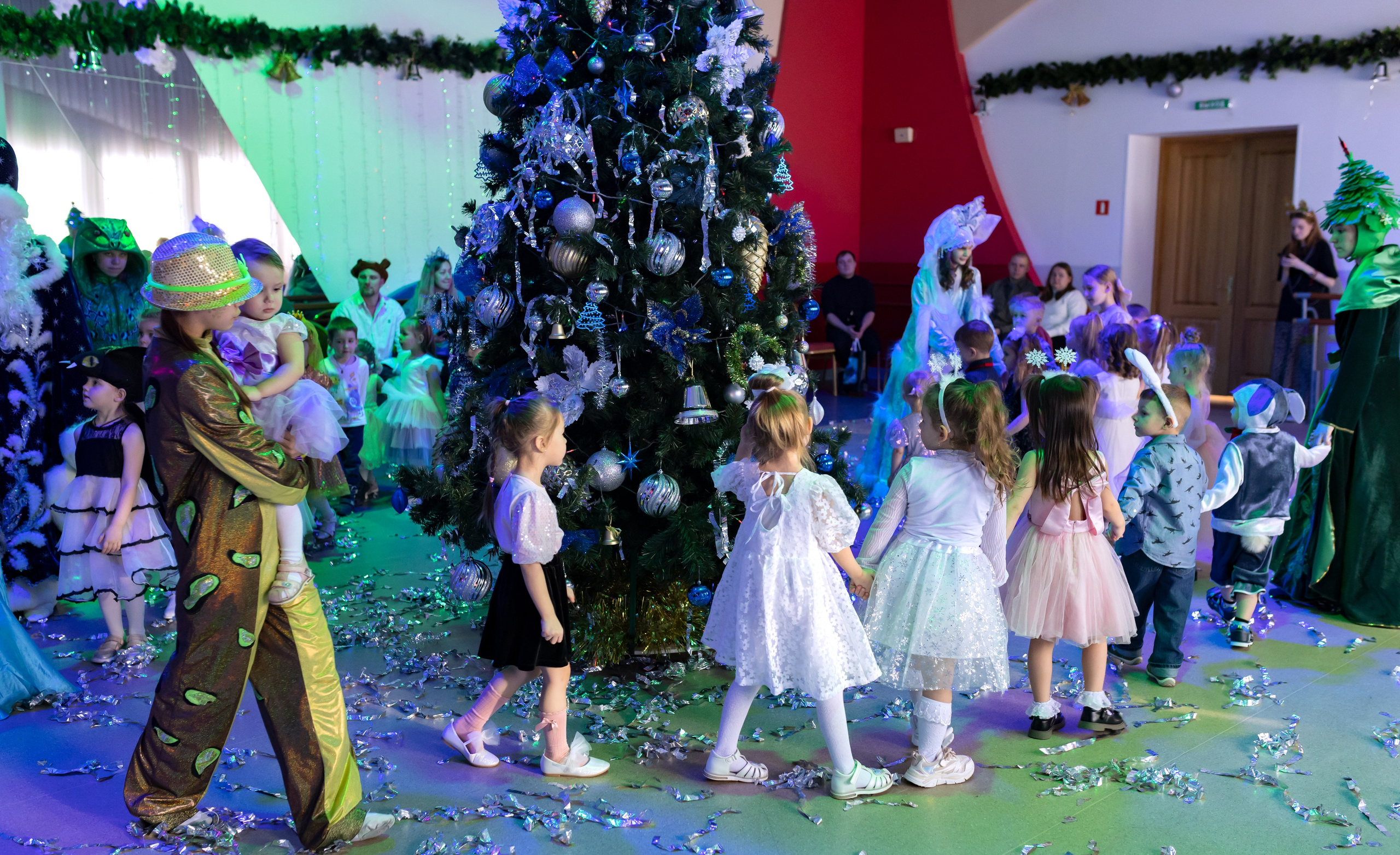 Утренник в ДОФ 04.01.25. Ольга Смирнова юрист, фотограф