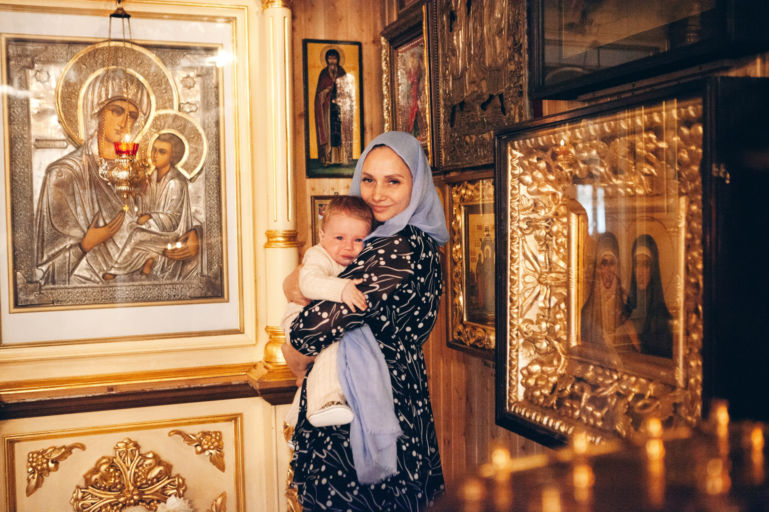 Крещение ребенка в церкви в москве. Фотограф Ольга Ефремова