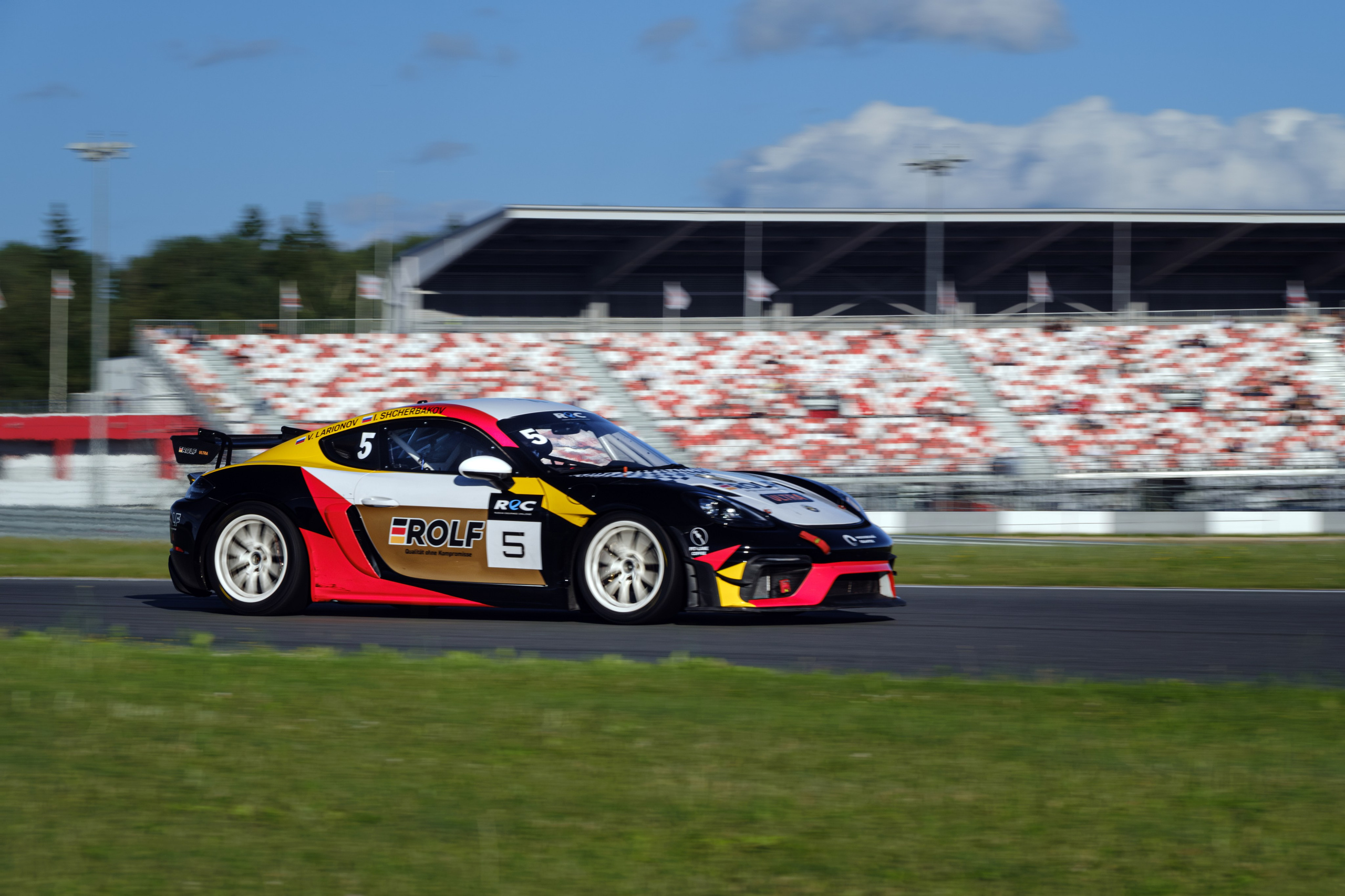 Российская серия гонок на выносливость. Авто и мотоспорт — фотограф Антон Медведев iCoguar