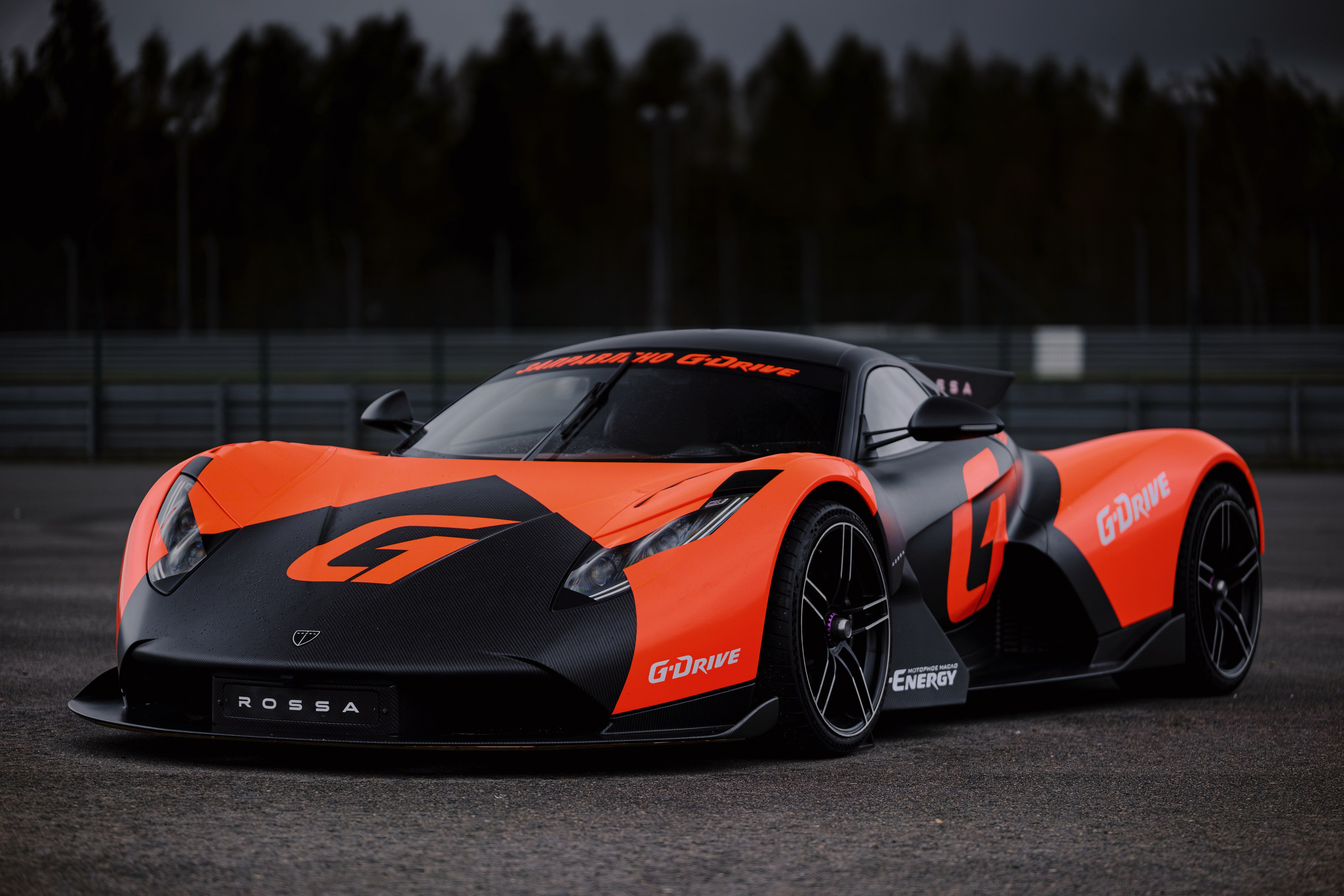 российский суперкар ROSSA Роман Русинов  фотограф Антон Медведев iCoguar Moscow Raceway 24 ЧАСА ДУБАЯ 24h dubai 2025