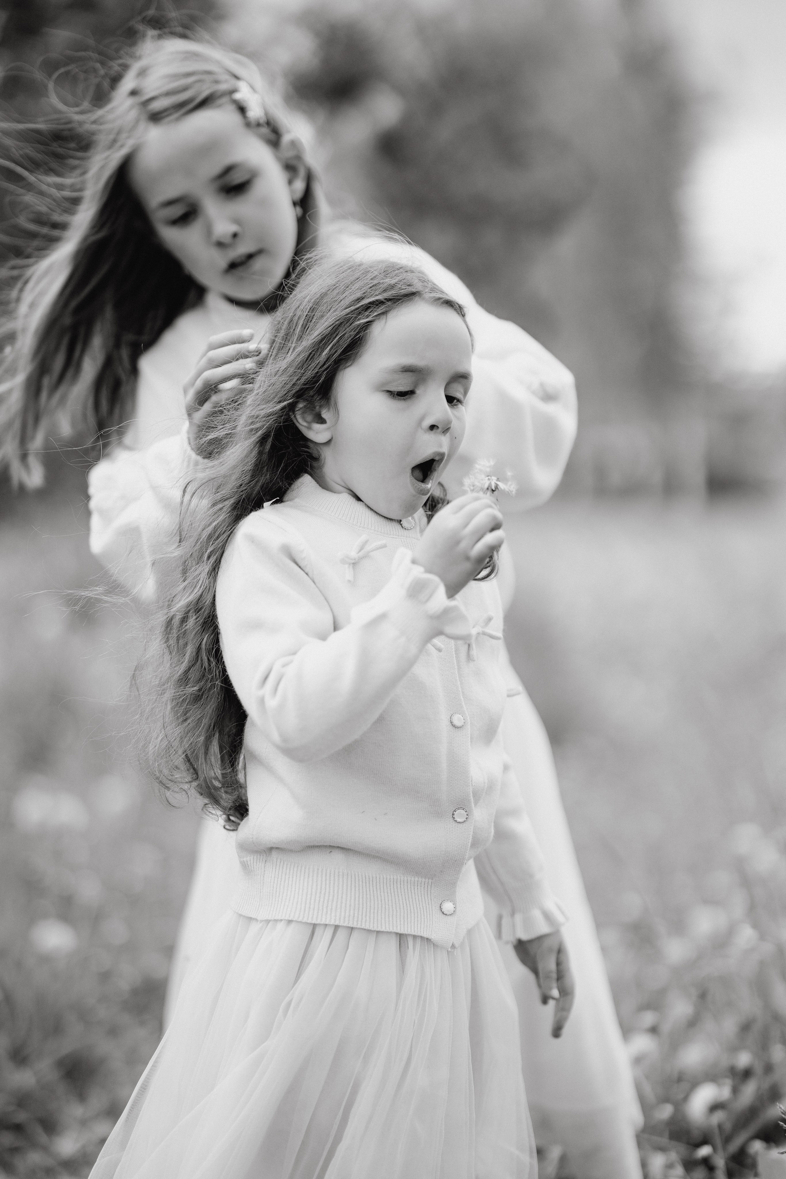 Ксения, Кирилл и Кристина в цветущем саду. Семейный и портретный фотограф в Санкт-Петербурге Татьяна Гримоть