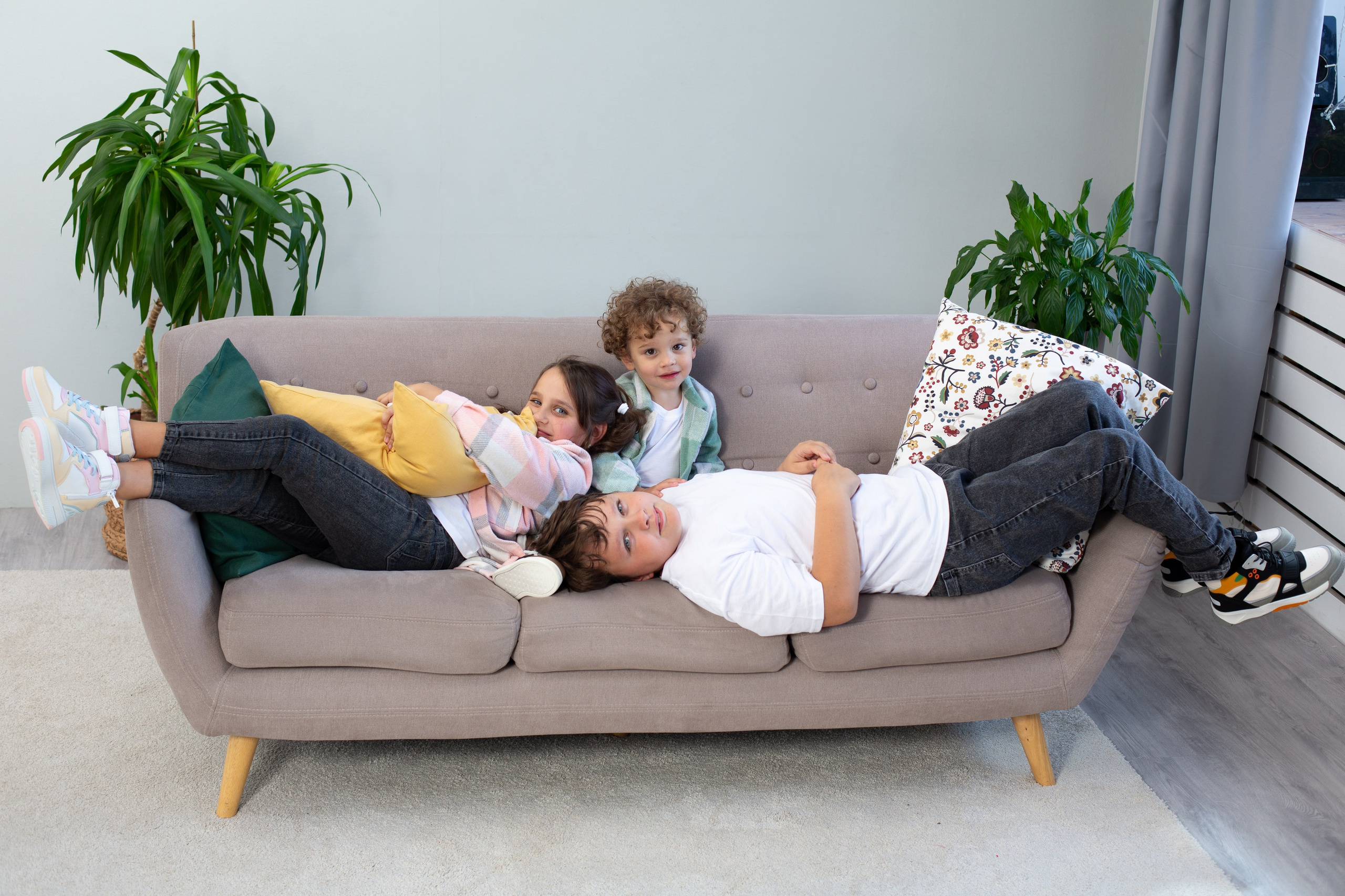 Детки. Фотограф Julia Milton | Портреты, съемки для маркетплейсов, лавстори, съёмка беременности в Санкт-Петербурге. Обучение фотографии в Спб очно