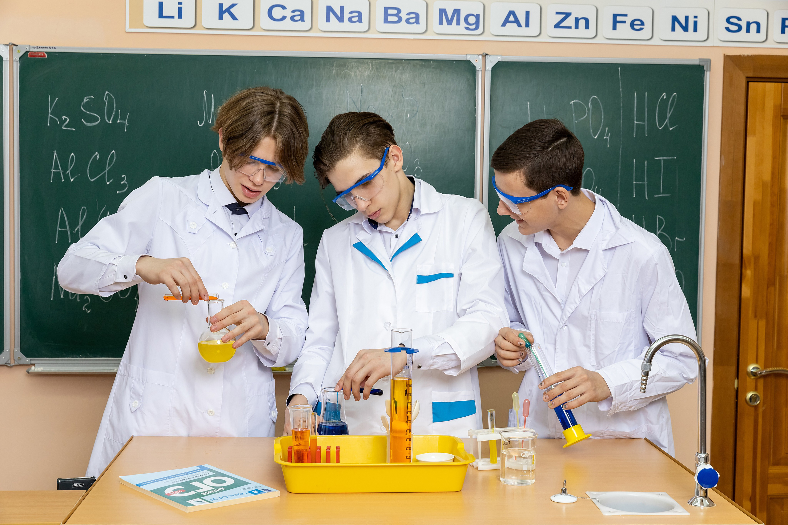 Примеры фото СТАРШИЕ КЛАССЫ. Фотограф Радужный ХМАО, Школьный фотограф, семейный фотограф, выпускной альбом