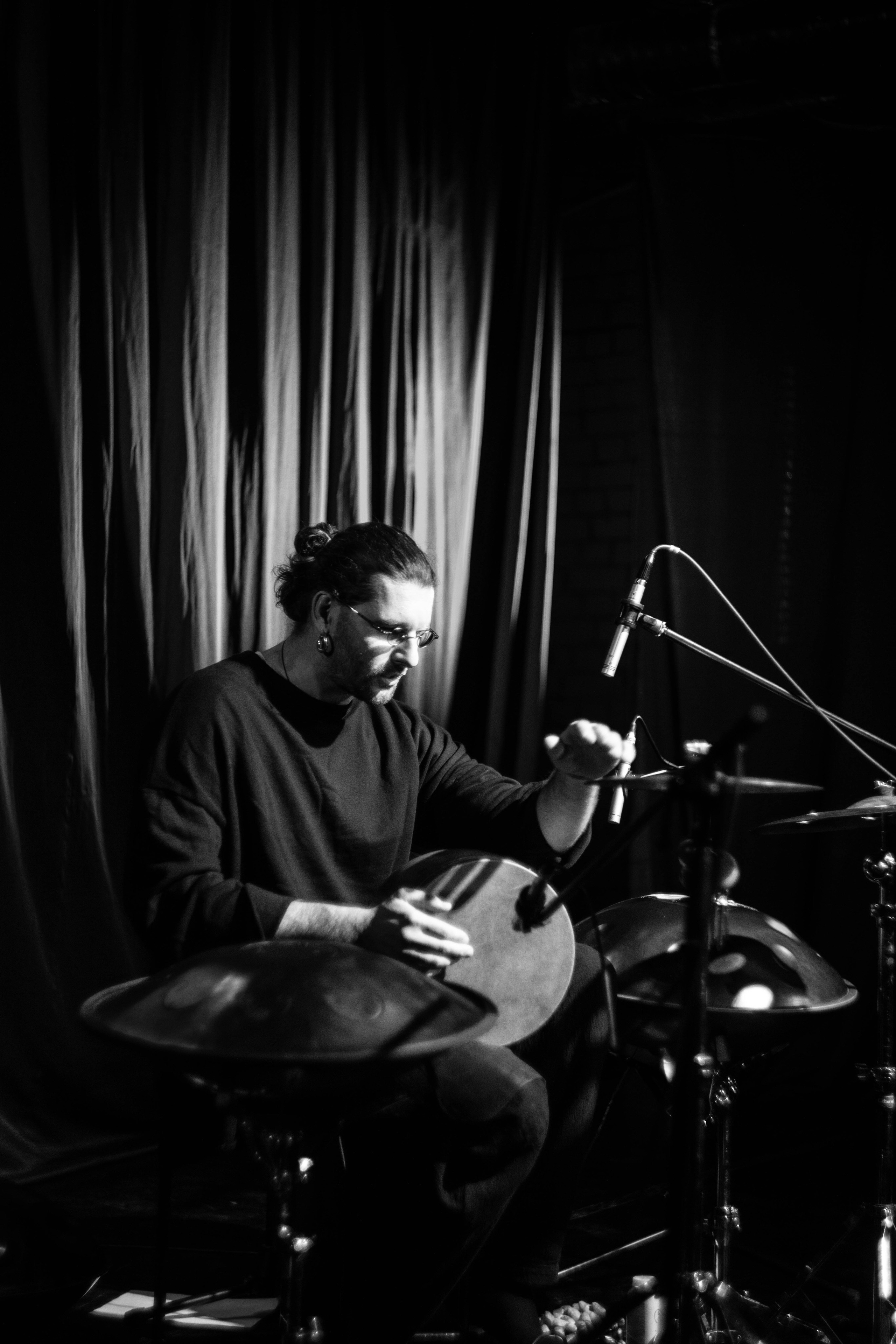 Кирилл Ошеров МАЯКОВКА, 10. Фотограф в Нижнем Новгороде