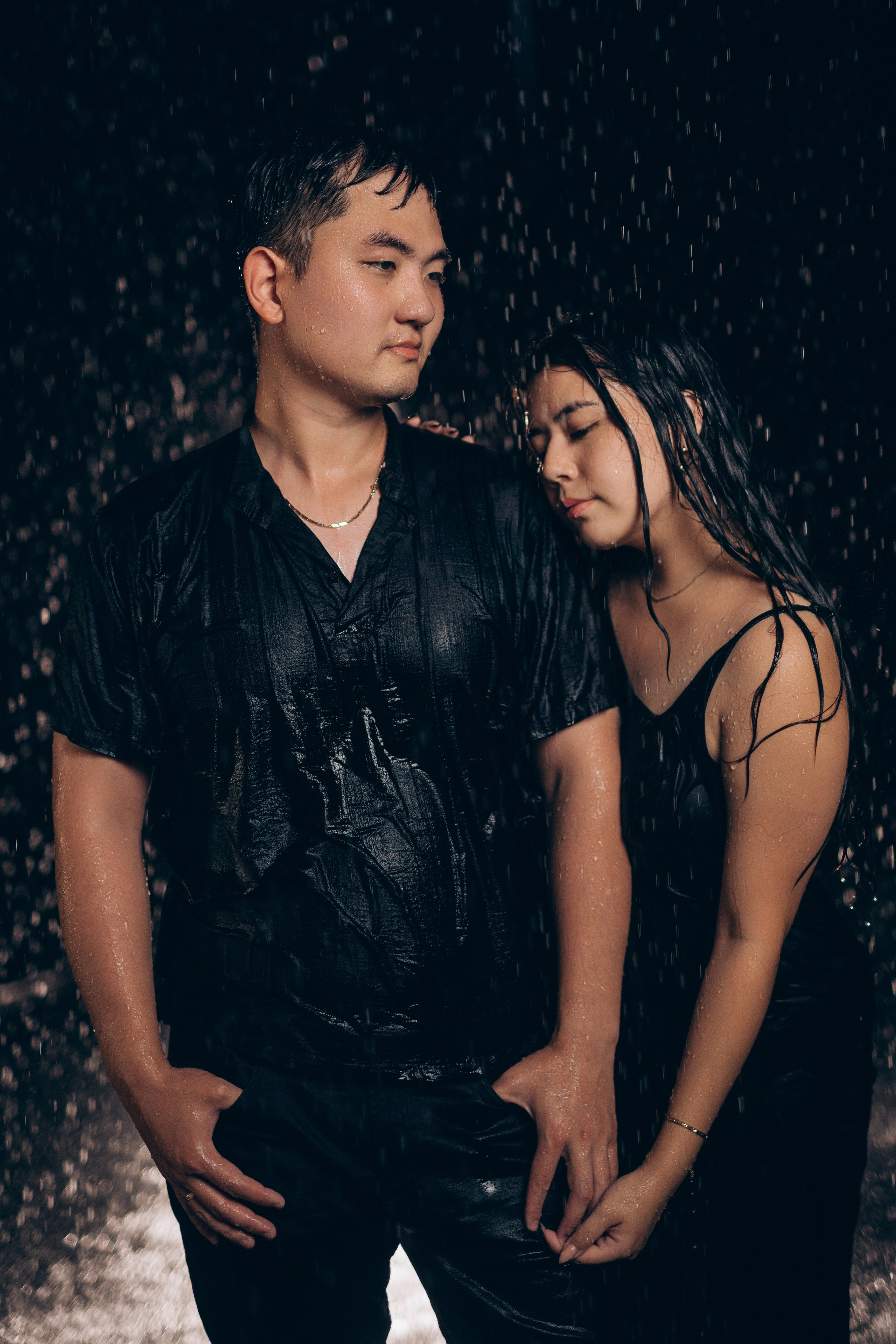 Свидание под дождем. Фотограф в Алматы Чалова Нафиса