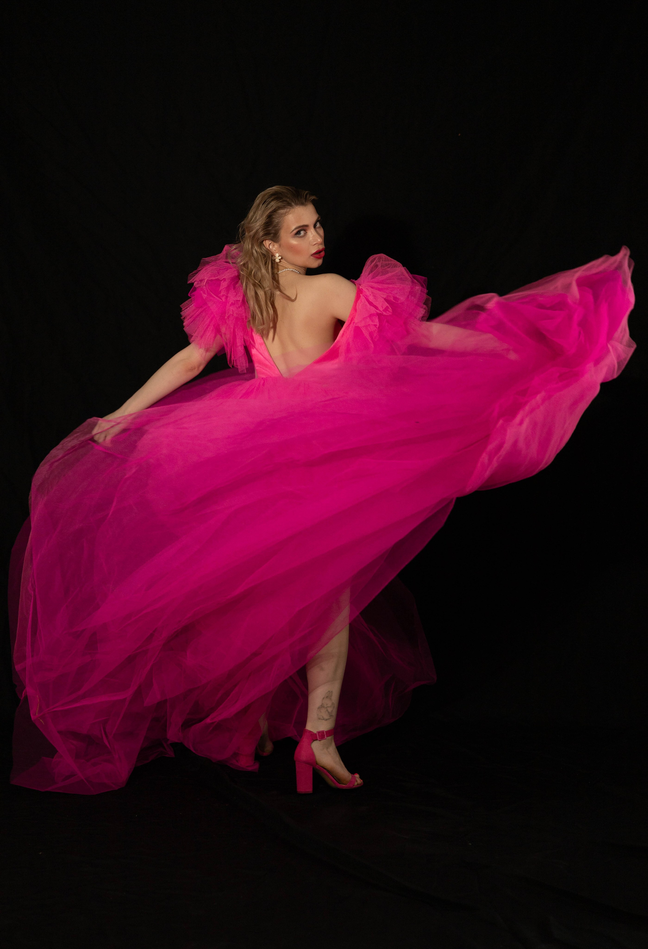 Екатерина. Fuchsia on black. Портретный фотограф Панферова Регина г. Санкт-Петербург, г. Казань