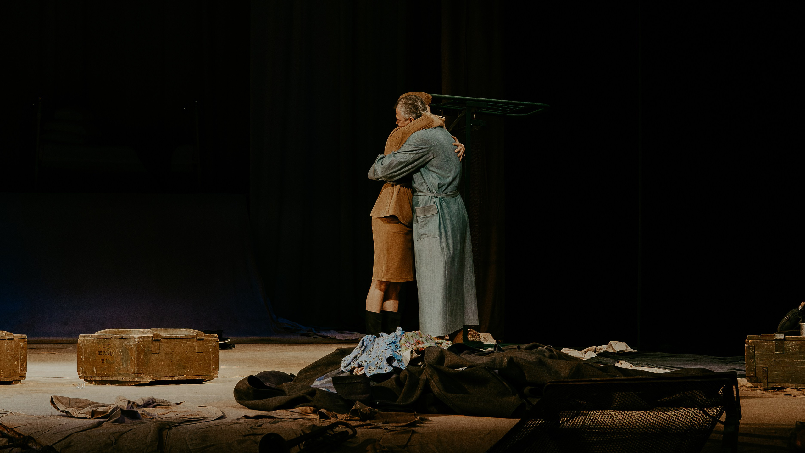 Театр Юного Зрителя " Не покидай меня». Фотограф Марк Файзулин