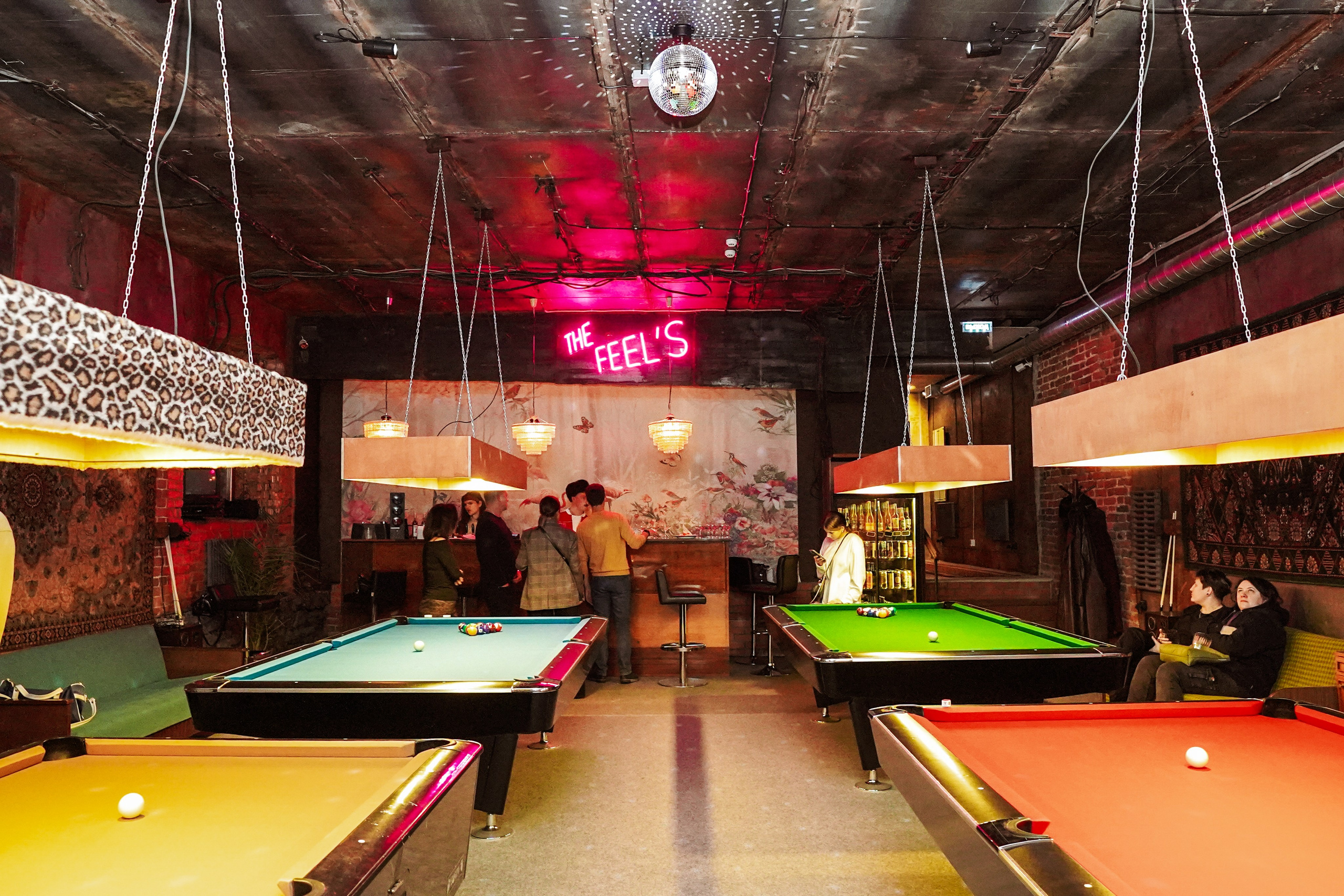 Бильярдная. ОЧЕНЬ ПЛОХОЙ ФОТОГРАФ