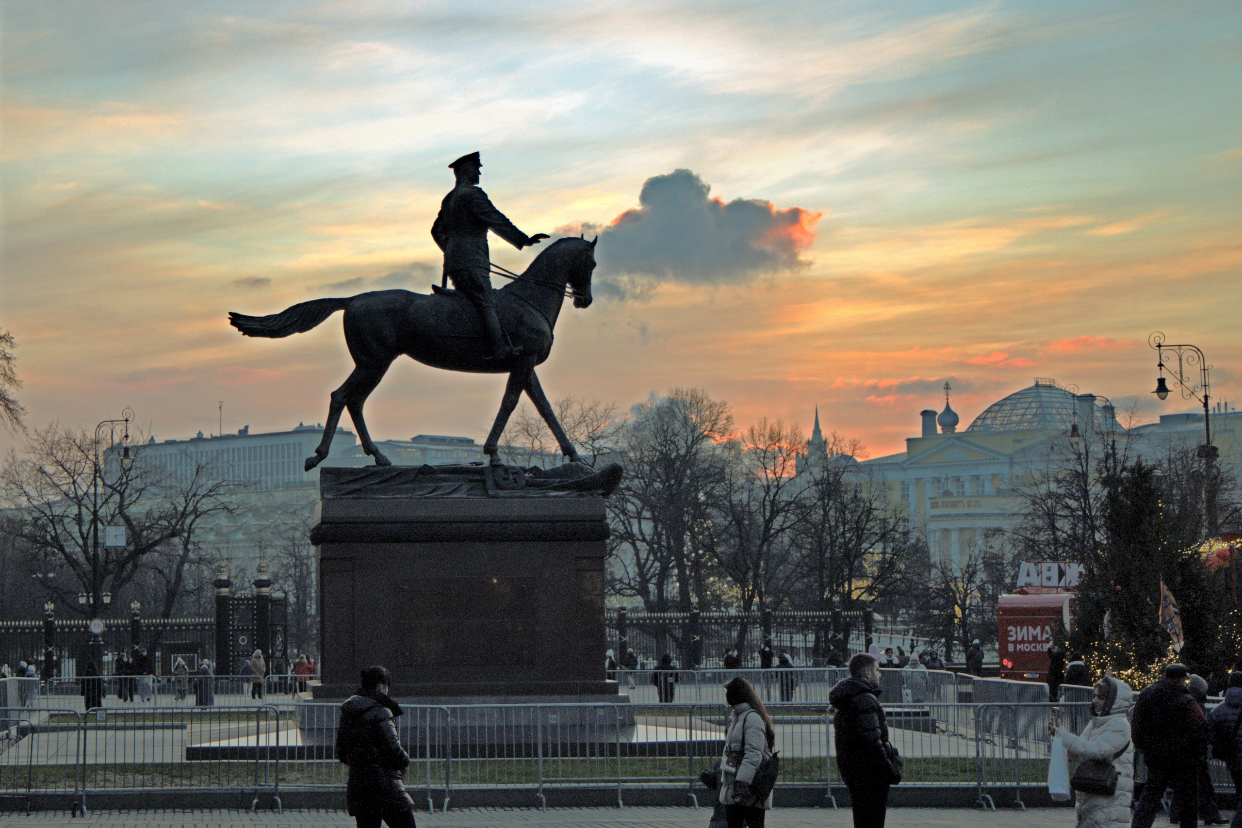 МОЙ ГОРОД. ФОТОГРАФ В МОСКВЕ СТАНИСЛАВ КОБЗЕВ