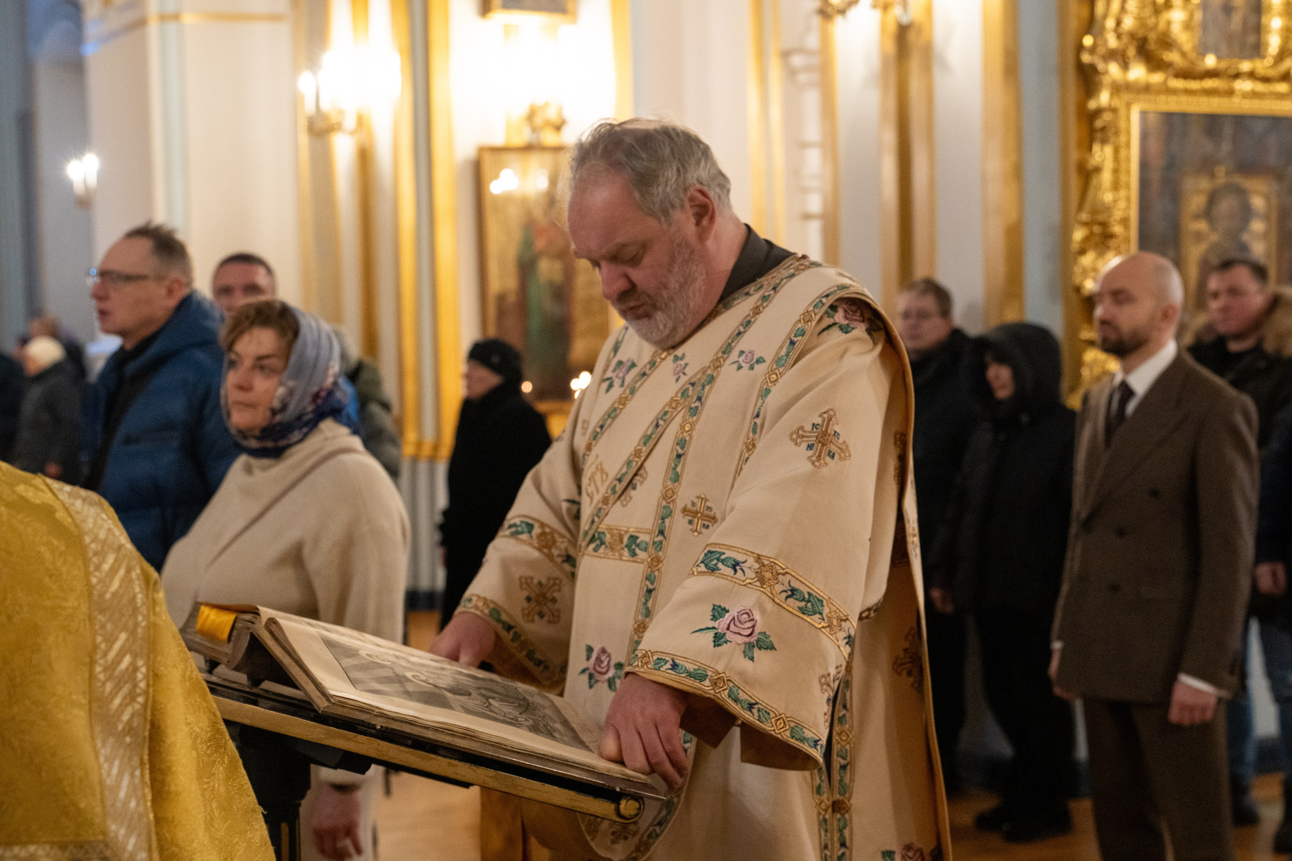 Неделя 30-я по Пятидесятнице, пред Рождеством Христовым, святых отец. Предпразднство Рождества Христова. Вмц. Анастасии Узорешительницы. НИКОЛО-БОГОЯВЛЕНСКИЙ МОРСКОЙ СОБОР