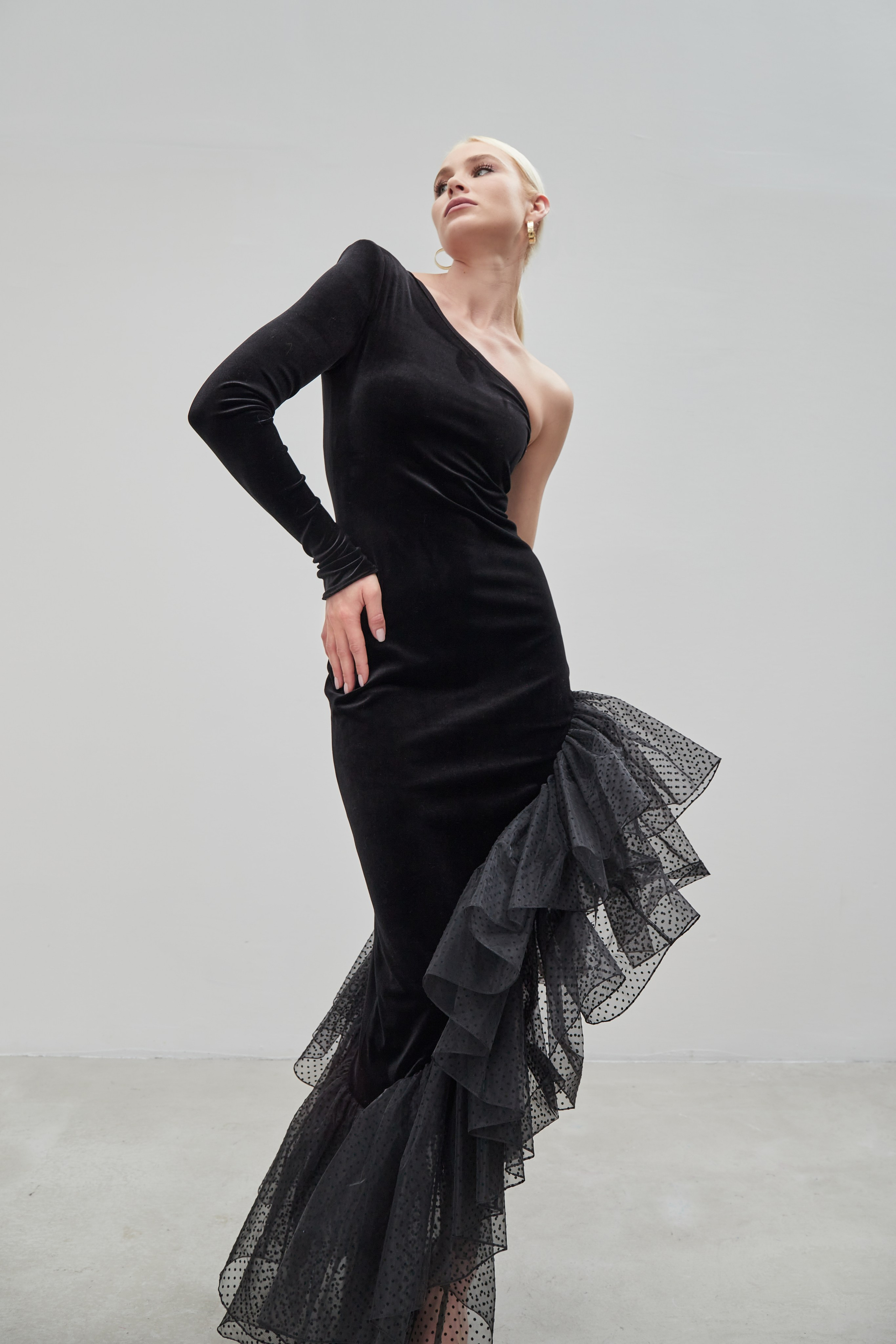 "Профессиональная каталожная фотосъемка товаров для e-commerce и интернет-магазинов""Высококачественная каталожная съемка одежды и аксессуаров с белым фоном""Рекламная каталожная фотосъемка для маркетинга продуктов и брендов""Студийная каталожная съемка с детальной проработкой текстур и материалов""Коммерческая каталожная фотосъемка для каталогов и онлайн-платформ""Фотография каталожной съемки с акцентом на дизайн и презентацию товаров""Предметная каталожная съемка для увеличения продаж в e-commerce""Профессиональная каталожная фотосъемка с использованием студийного освещения""Рекламные фото каталожной съемки для сайтов и социальных сетей""Высокоточная каталожная съемка товаров для презентаций и брошюр""Каталожная фотосъемка высокого разрешения для онлайн-магазинов""Коммерческая каталожная съемка с фокусом на качество и детализацию""Студийная каталожная фотосъемка для брендов и ритейла""Фотографии каталожной съемки для маркетинговых кампаний""Профессиональная каталожная съемка для каталогов и увеличения конверсии" "Профессиональная съемка на модели для модных брендов и рекламы""Высококачественная фотосъемка на модели с креативным освещением и позами""Рекламная съемка на модели для каталогов одежды и аксессуаров""Студийная съемка на модели с акцентом на стиль и индивидуальность""Коммерческая фотосъемка на модели для fashion-индустрии""Фотография съемки на модели с профессиональным ретуши для журналов""Модная съемка на модели для продвижения бренда и коллекций""Профессиональная съемка на модели с использованием естественного света""Рекламные фото съемки на модели для социальных сетей и веб-сайтов""Высокоточная фотосъемка на модели для портфолио и презентаций""Съемка на модели высокого разрешения для модных кампаний""Коммерческая съемка на модели с фокусом на тренды и дизайн""Студийная фотосъемка на модели для e-commerce и маркетинга""Фотографии съемки на модели для брендов и увеличения продаж""Профессиональная модная съемка на модели для каталогов и рекламы"