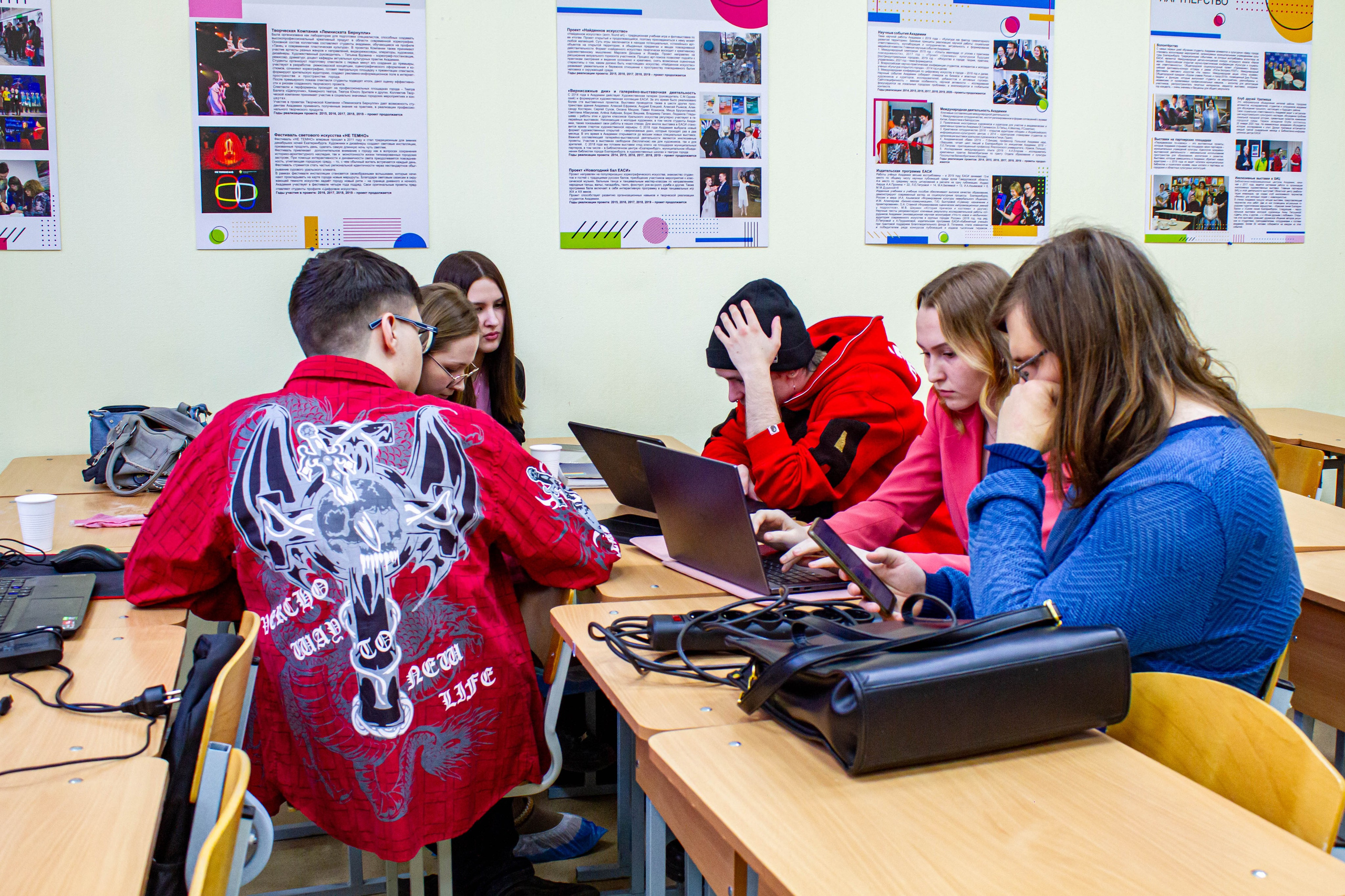 Маркетенговая мастерская в Екатеринбургской академии современного искусства 2025