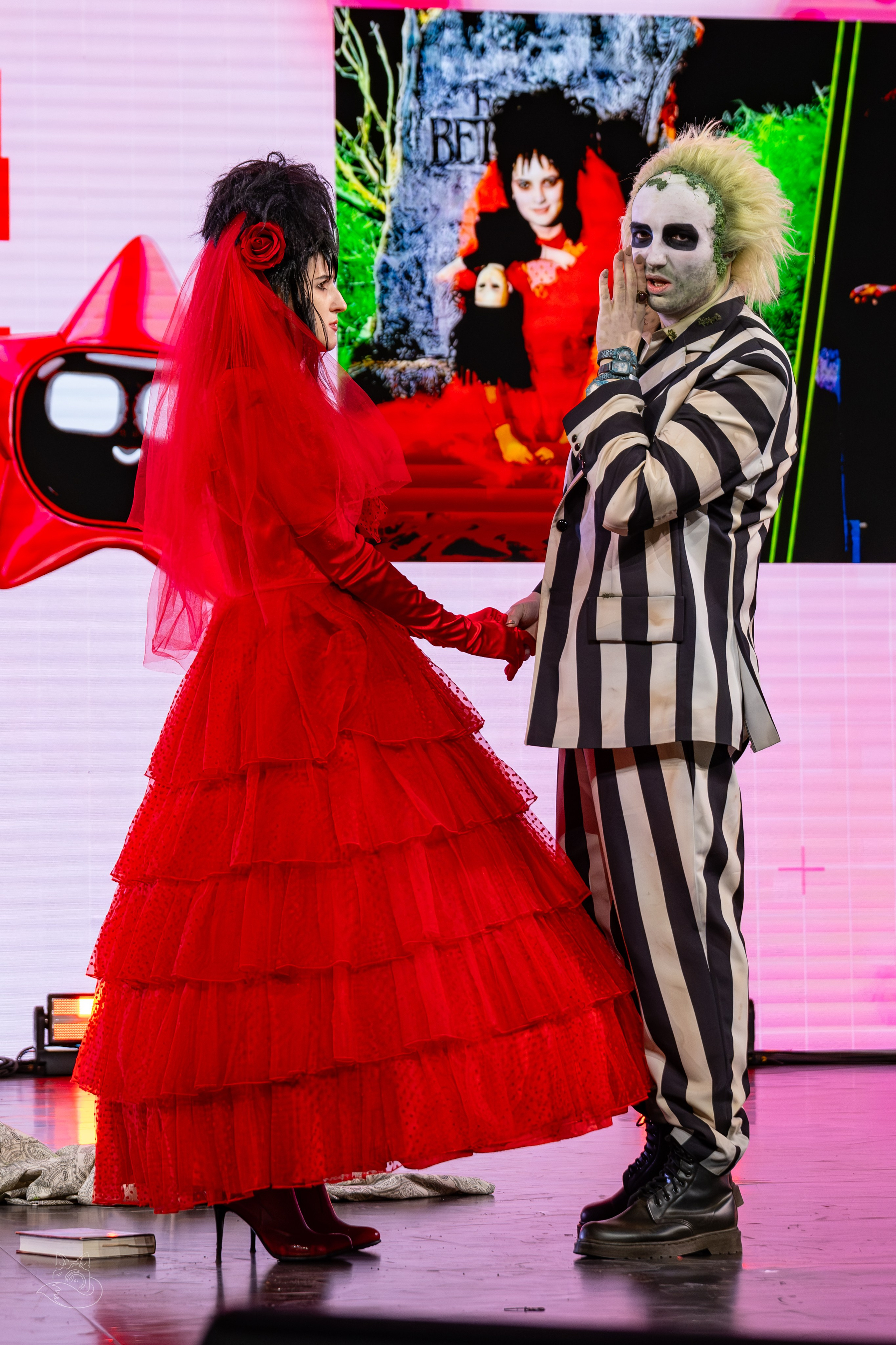 Сцена РЭД ЭКСПО 2024. Косплей фотограф