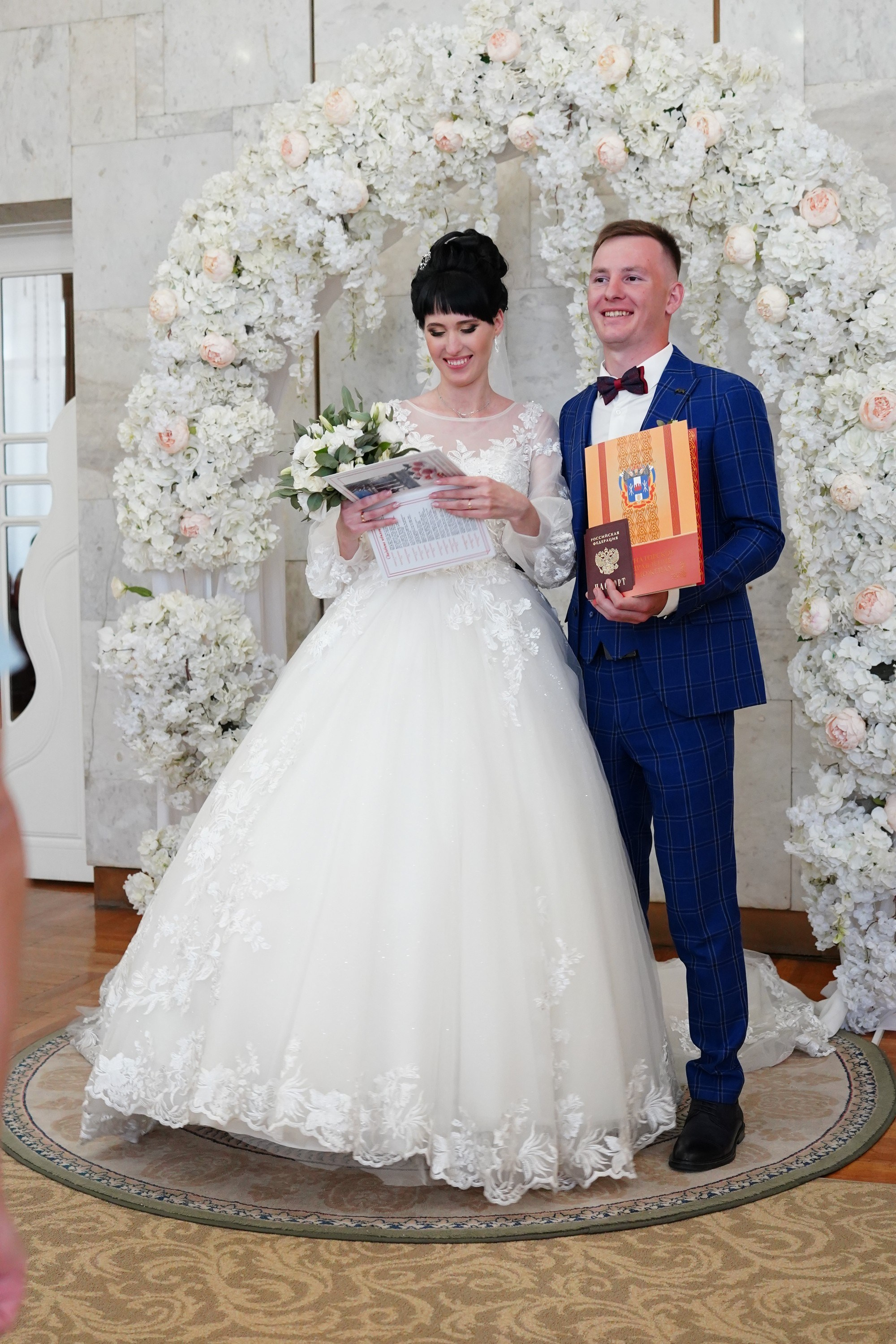 Макс и Анна. MEMENTO.Выпускные альбомы, школьные, юбилейные и другие книги. Ростов-на-Дону