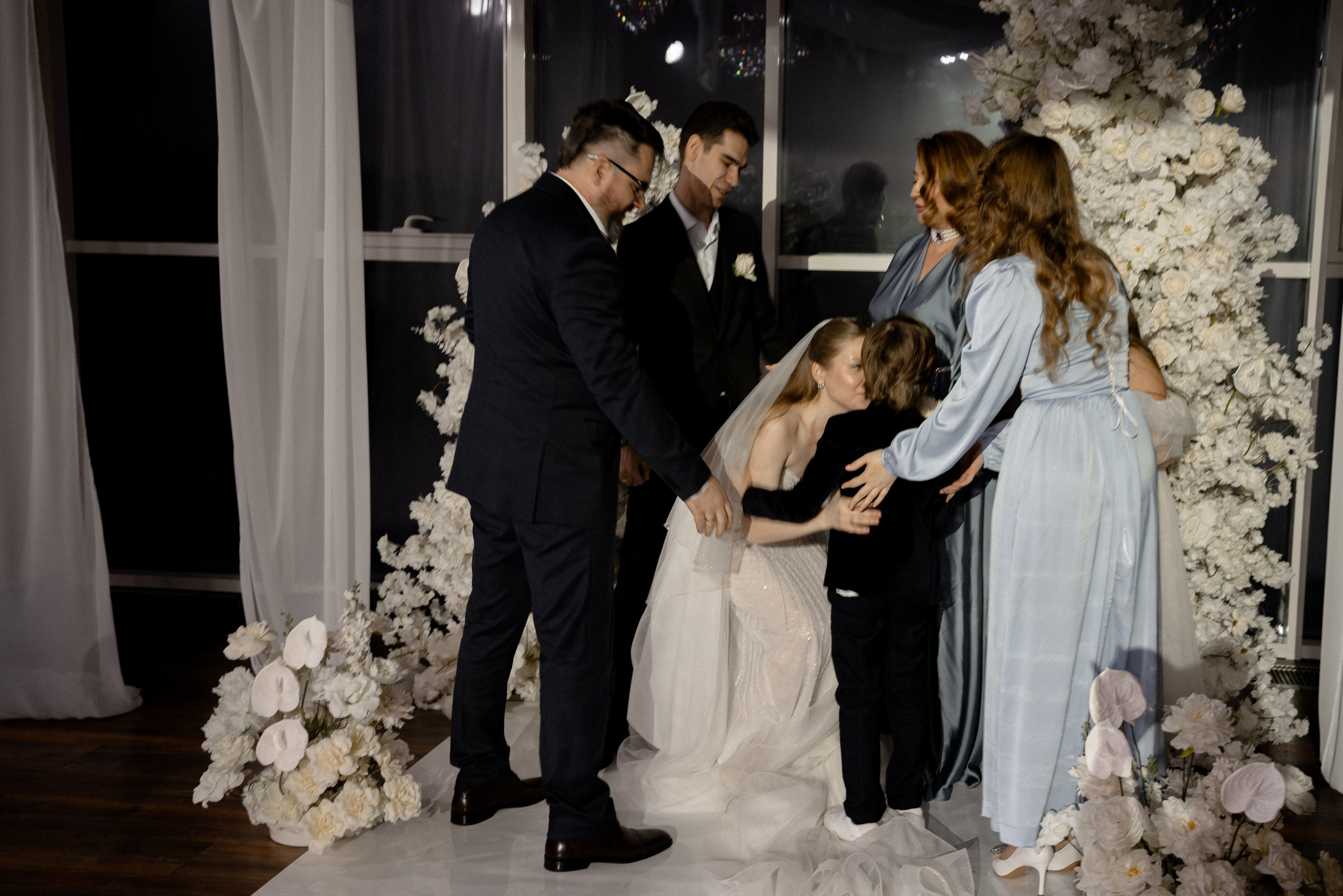 СВАДЕБНАЯ СЬЕМКА СБОРОВ В ОТЕЛЕ И ВЫЕЗД НА ЦЕРЕМОНИЮ (СНЯТО В СИБИРЕ В НИЖНЕВАРТОВСКЕ). Профессиональный фотограф, Санкт-Петербург — Виктория Богомолова