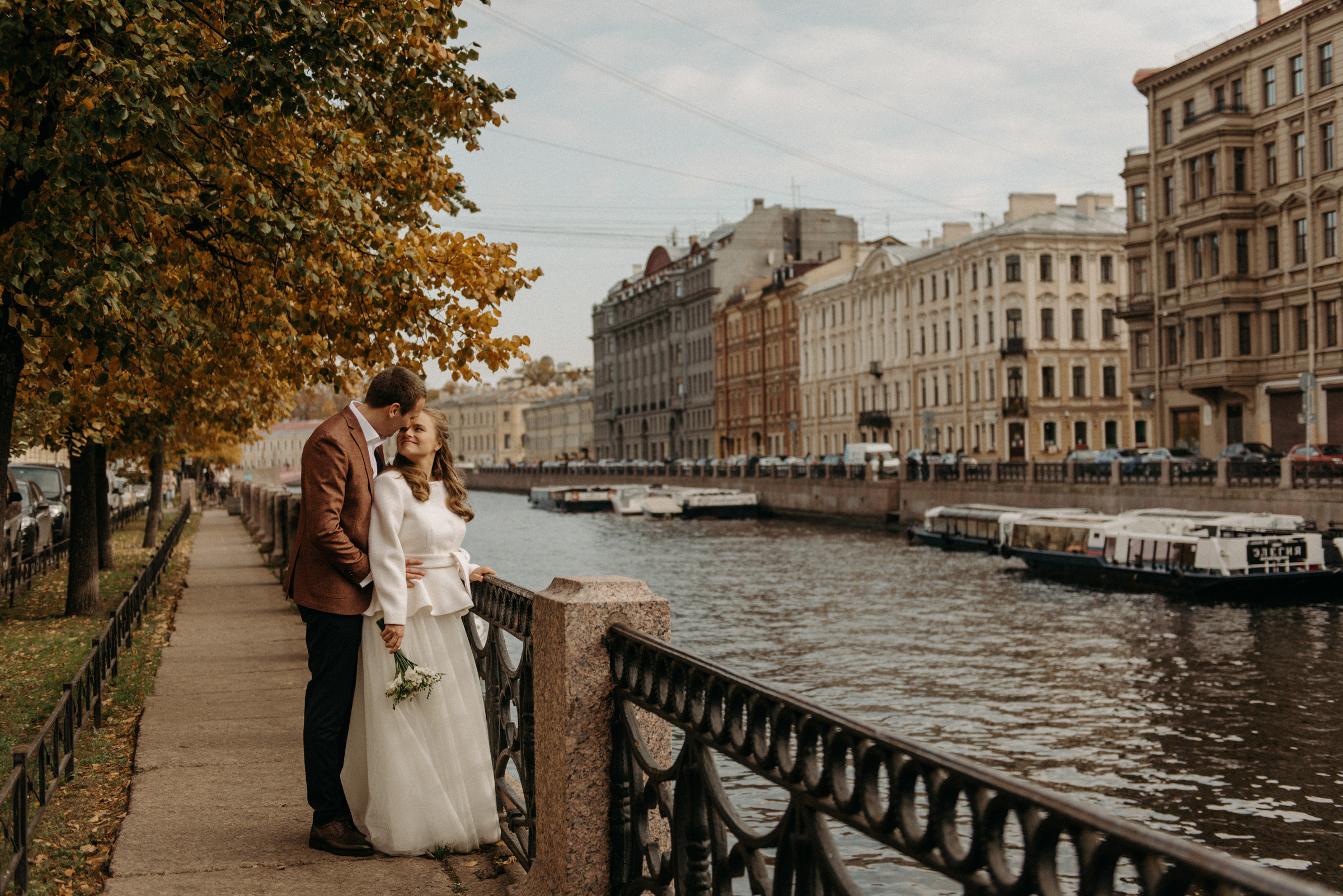 свадебная фотосессия в центре Санкт-Петербурга, фотограф на свадьбу СПб