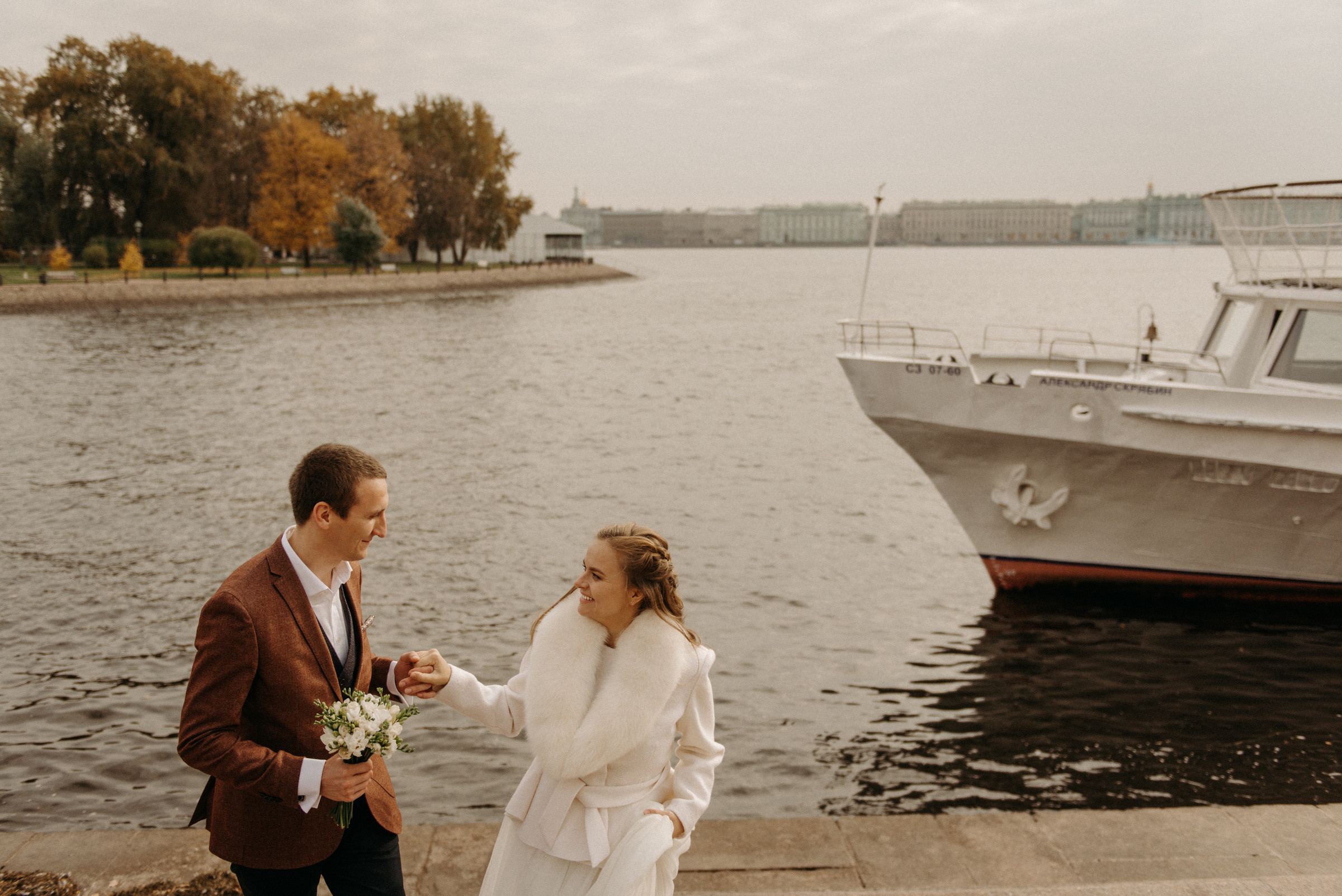свадебная фотосессия в центре Санкт-Петербурга, фотограф на свадьбу СПб