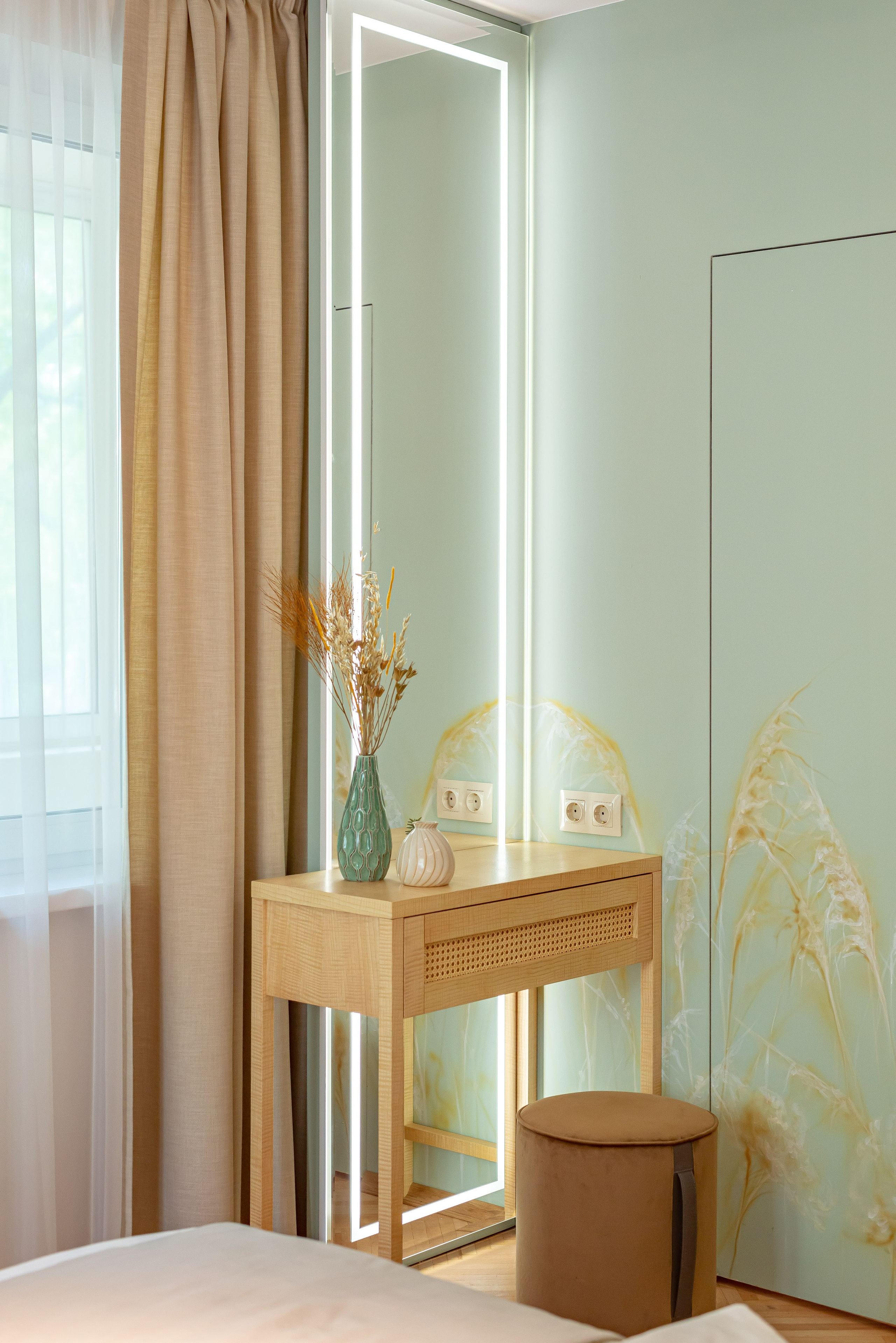 Спальня для телепроекта Большие Перемены на канале Россия 1. Интерьерная съёмка и виртуальные туры — Интерьерный фотограф Кузнецов Сергей (photopixiq)