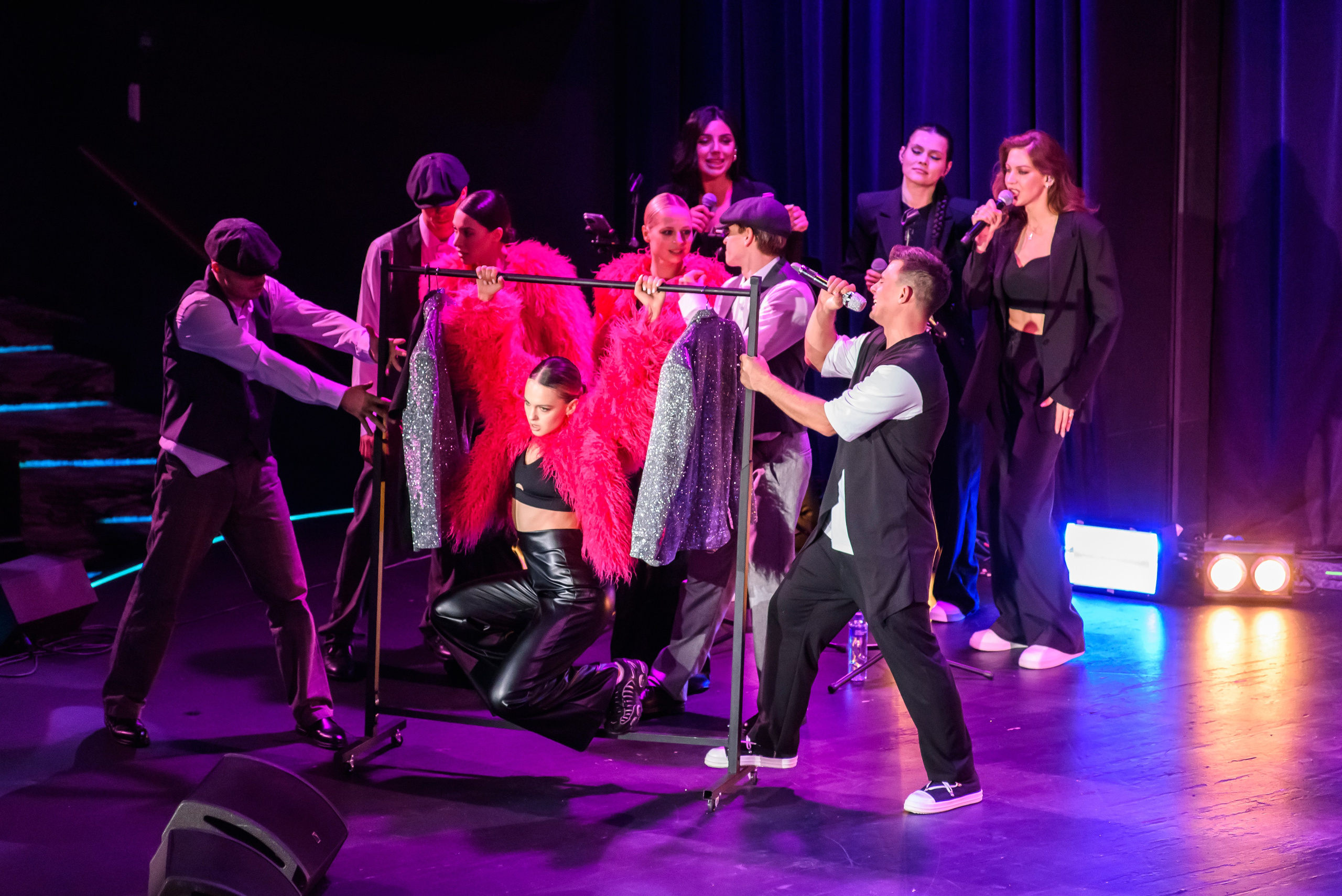 Кирилл Туриченко — Вегас Сити Холл. Бренд-фотограф для экспертов и блогеров в Москве Влада Горбовская