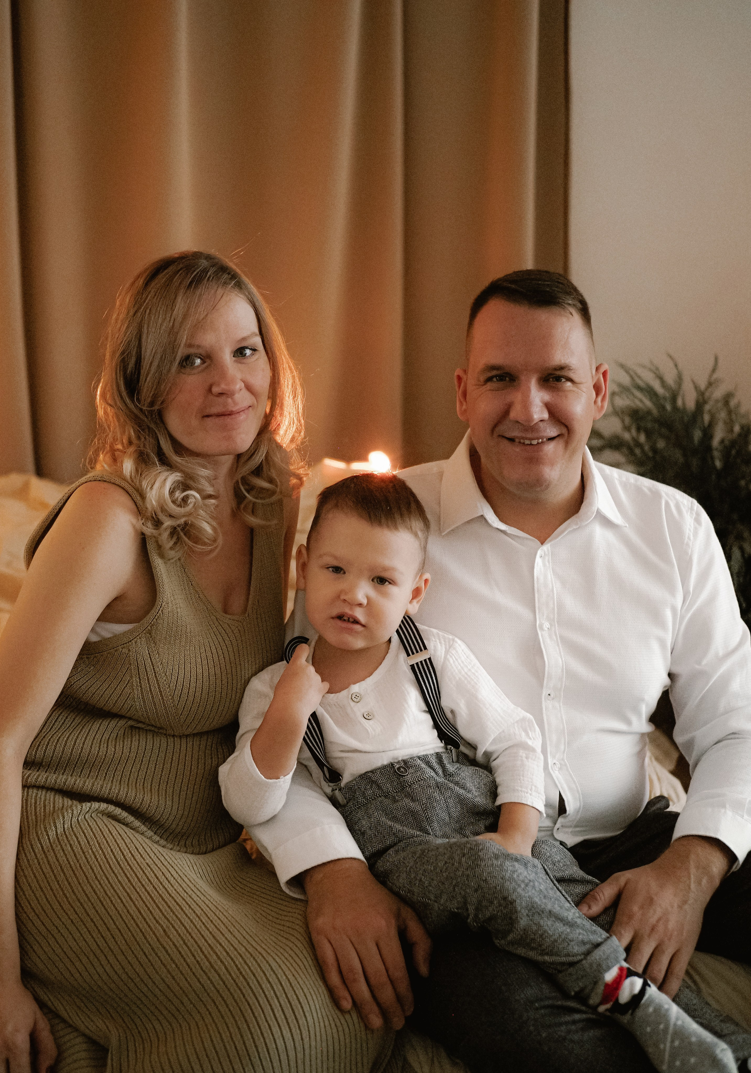 Если фото у елочки, то вот так. Фотограф Рязань. Семейный Свадебный фотограф