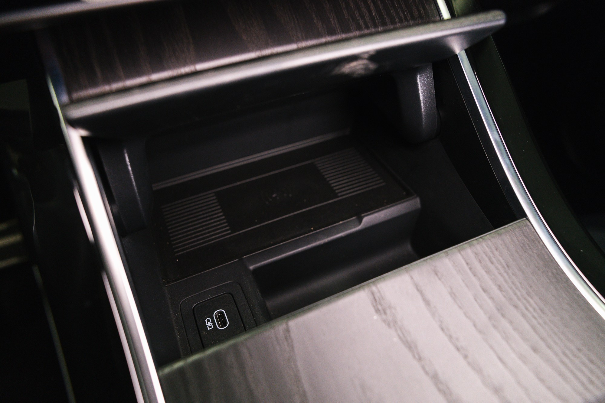 Land Rover Range Rover Evoque.2.0 Si4 4WD AT (249 л. с.). Автосалон «Х-Авто»