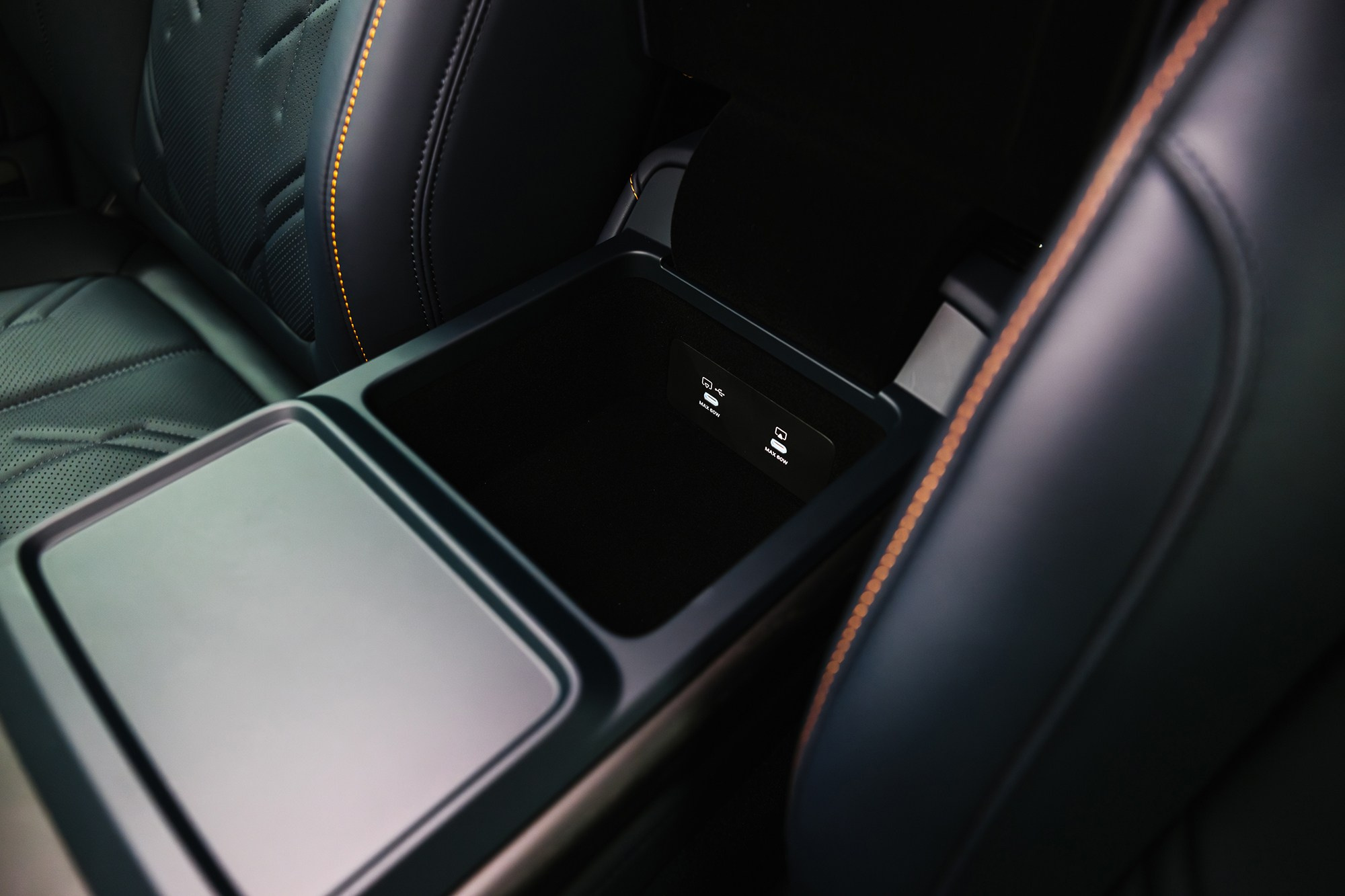 Zeekr 9X 2.0hyb 4WD AT (1401 л. с.) 2025. Автосалон «Х-Авто»