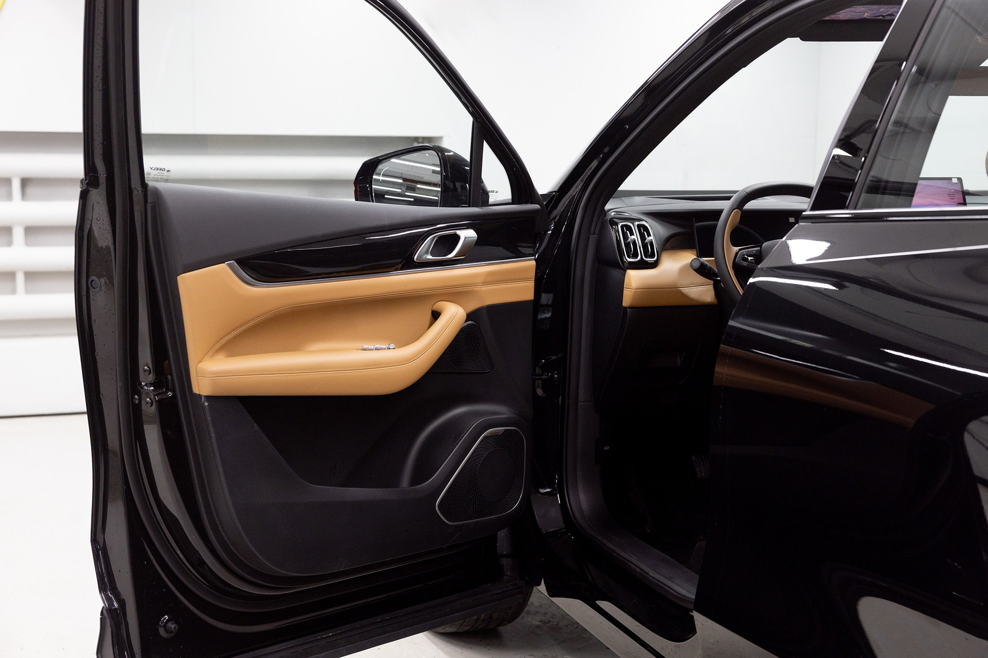 Geely Atlas 1.5T DCT (174 л. с.). Автосалон «Х-Авто»